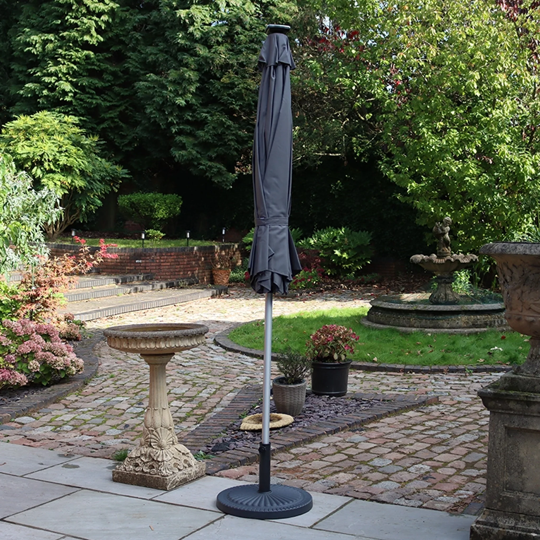 2.7m LED Lit Parasol - Image 3