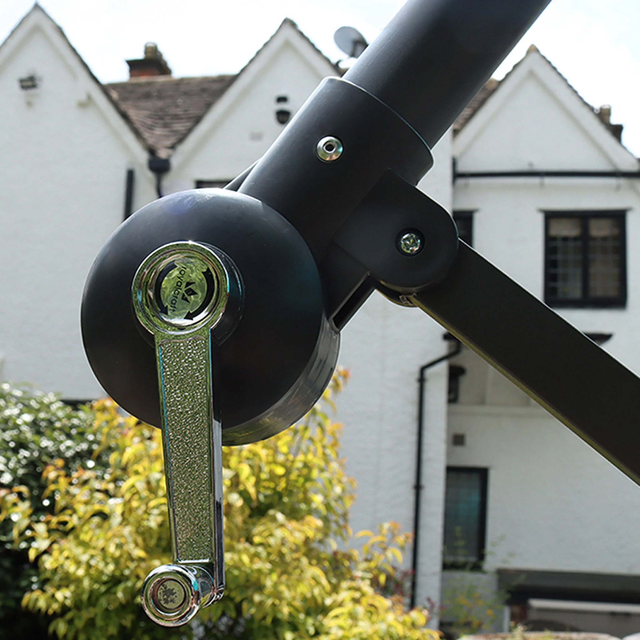 3m Shanghai Cantilever Parasol - Image 5