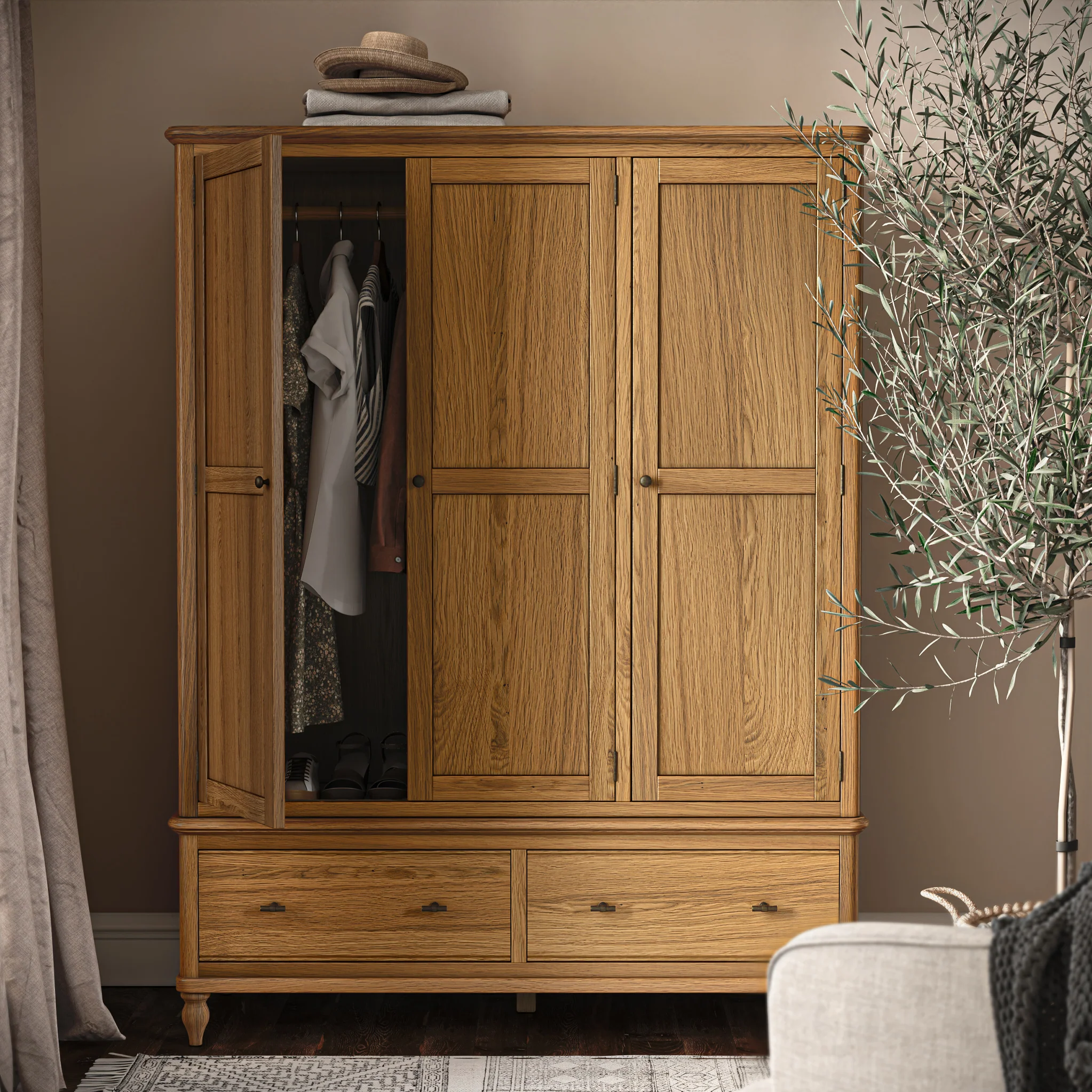 Alderley Oak Triple Wardrobe With 2 Drawers - Image 2