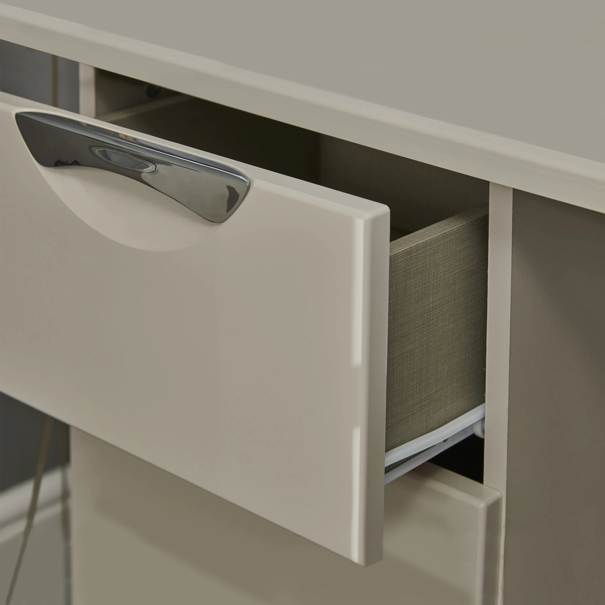 Beckett Gloss Dressing Table with Stool - Image 3