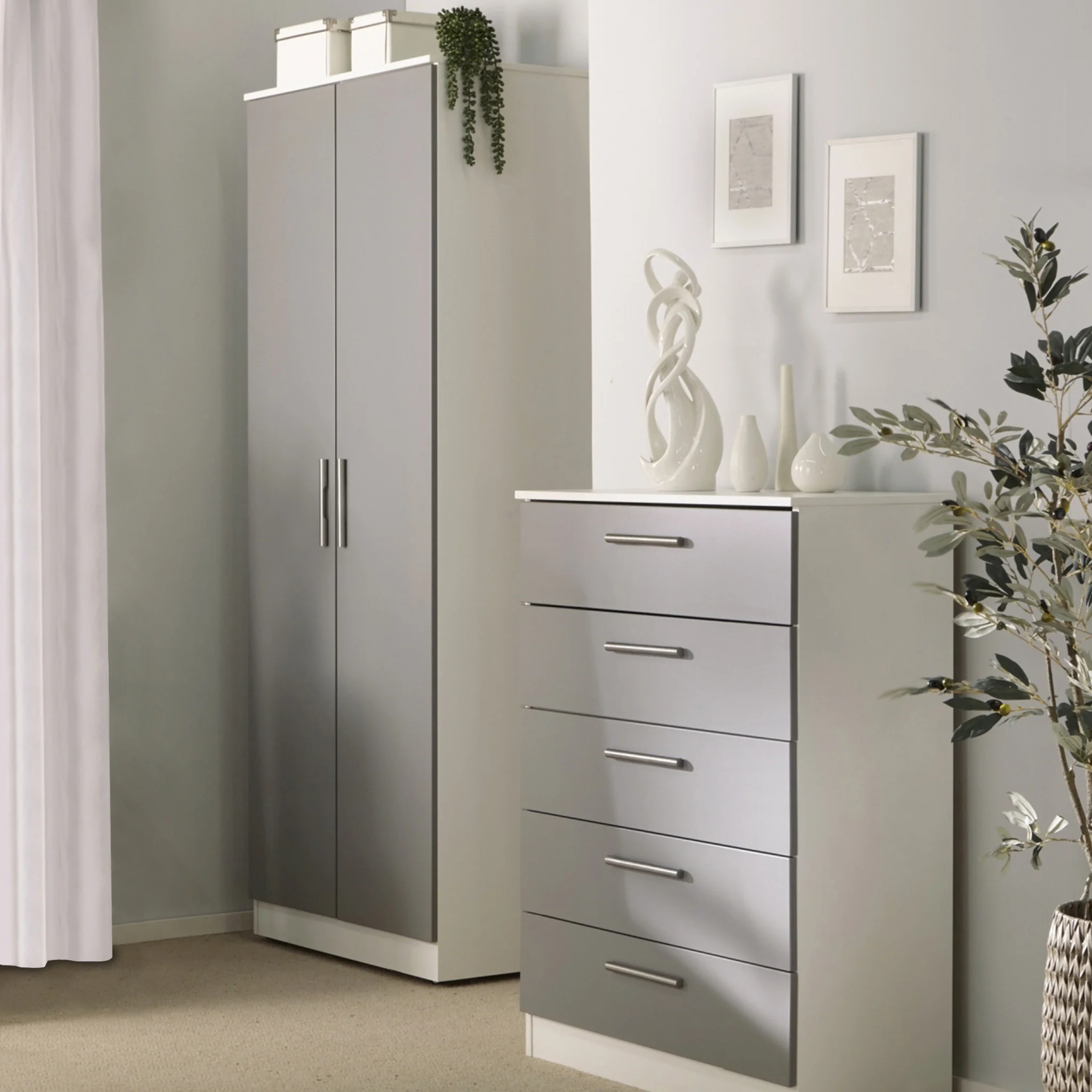Blakely Grey and White 4 Piece Bedroom Set - Image 3