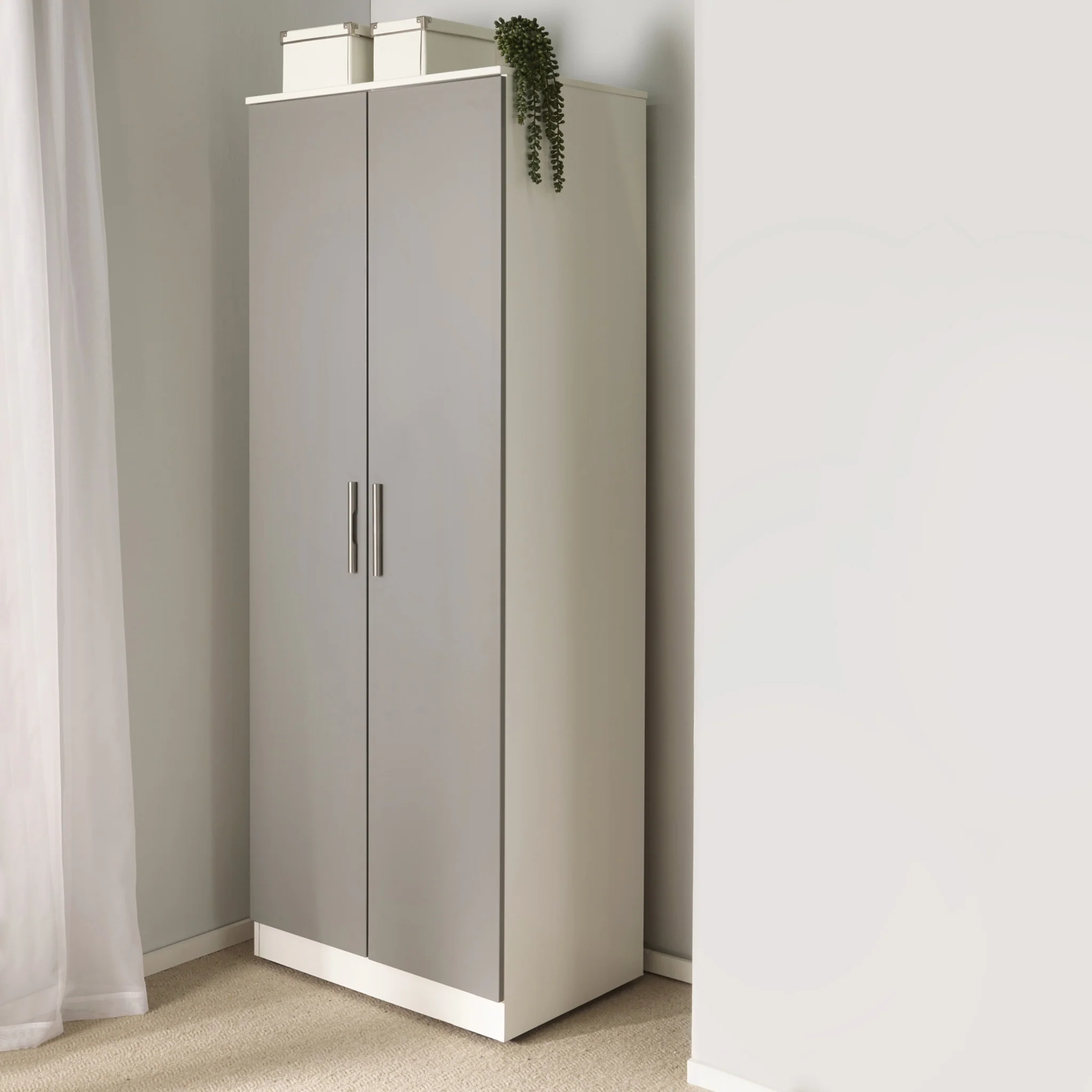 Blakely Grey and White 4 Piece Bedroom Set - Image 4