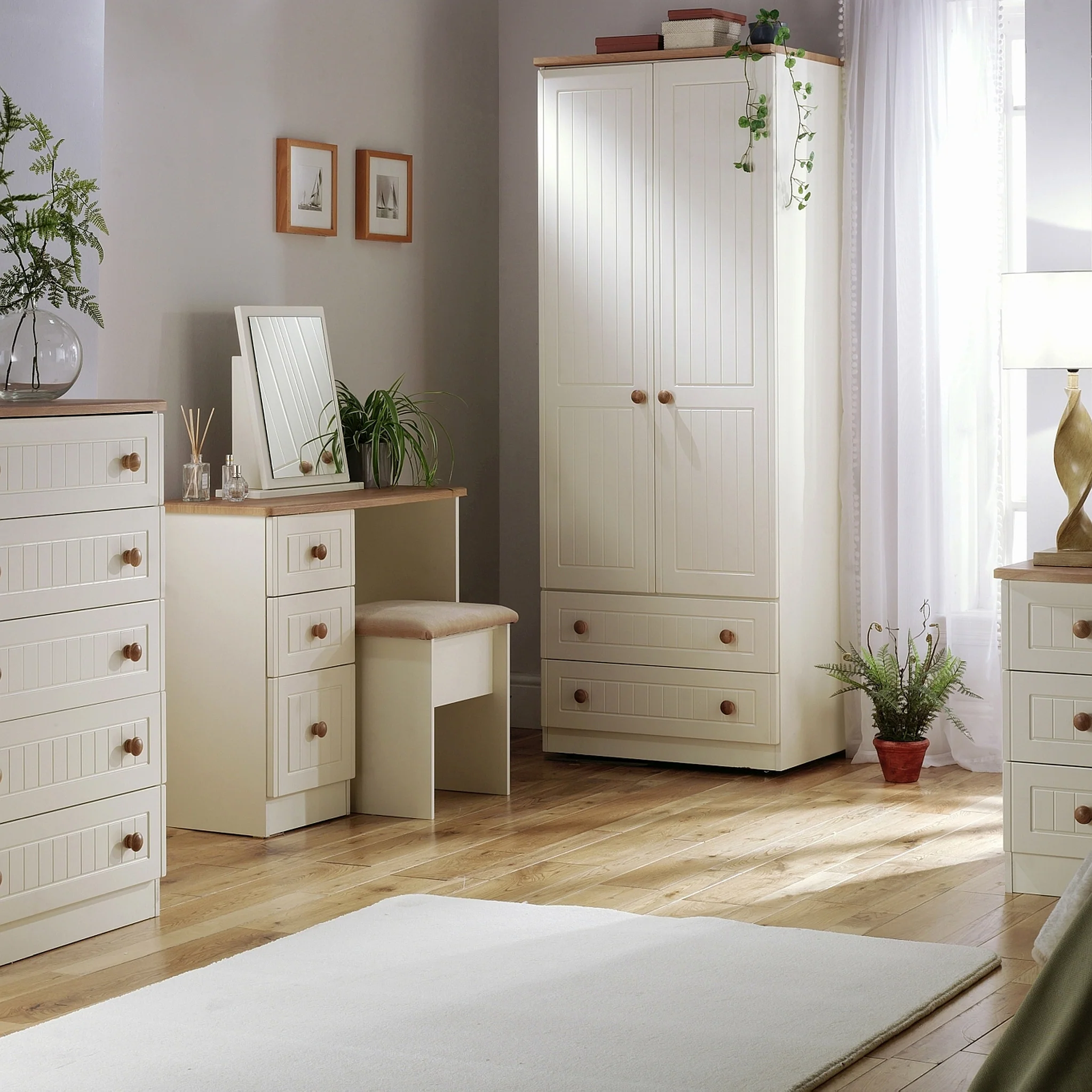 Brixham Cream 2 Door 2 Drawer Wardrobe - Image 3
