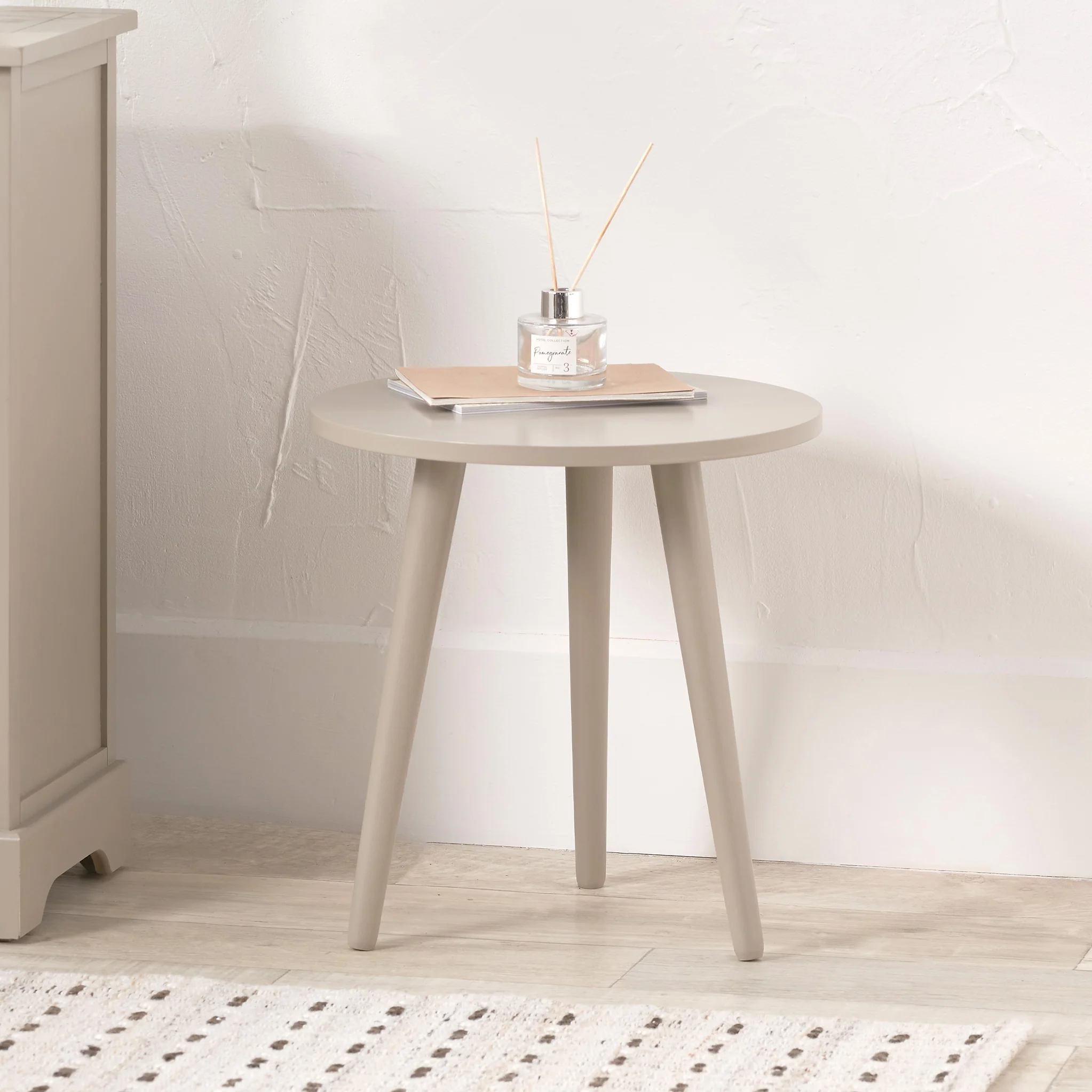 Devonshire Pine Round Side Table - Image 2
