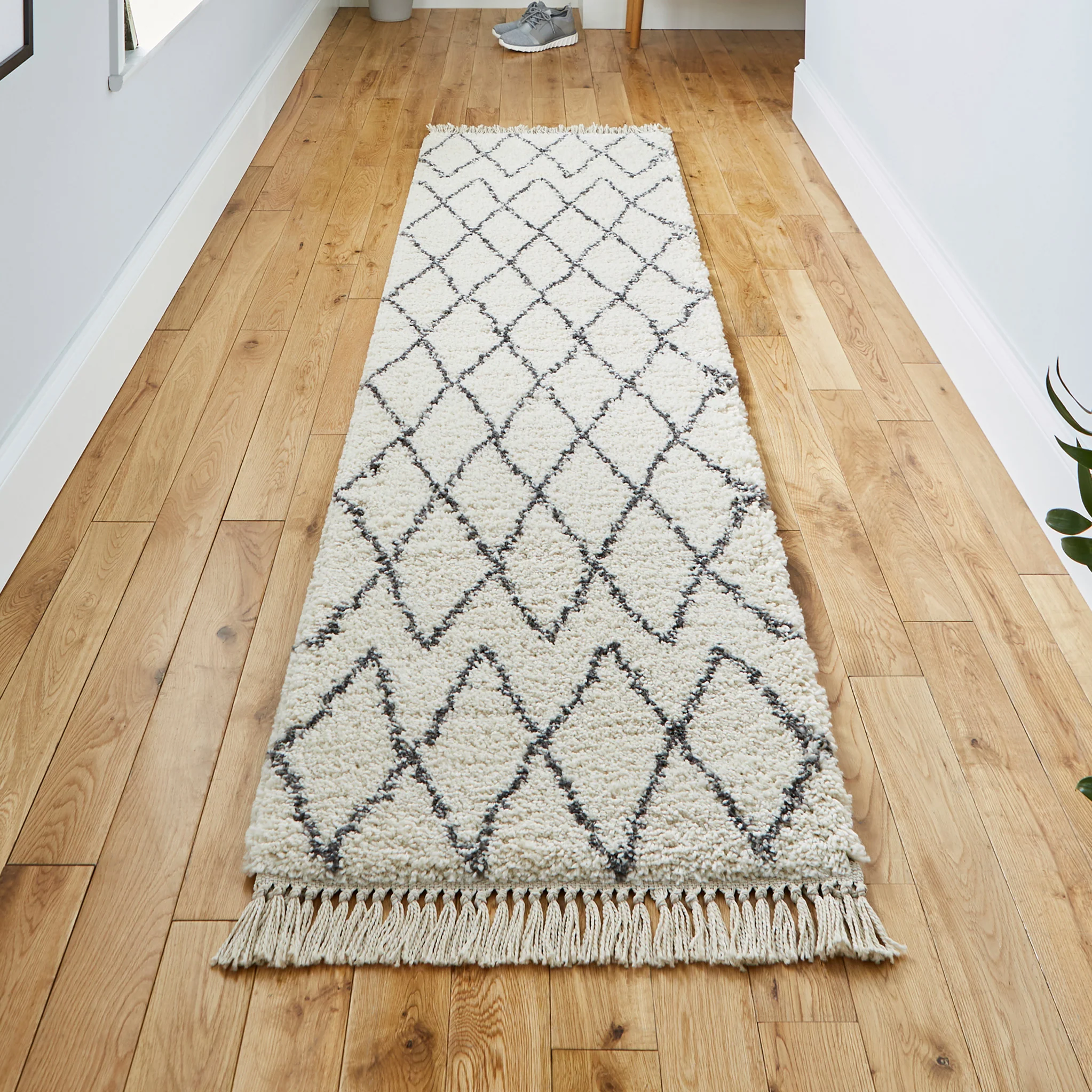 Edie Boho Diamond Shaggy Rug - Image 11