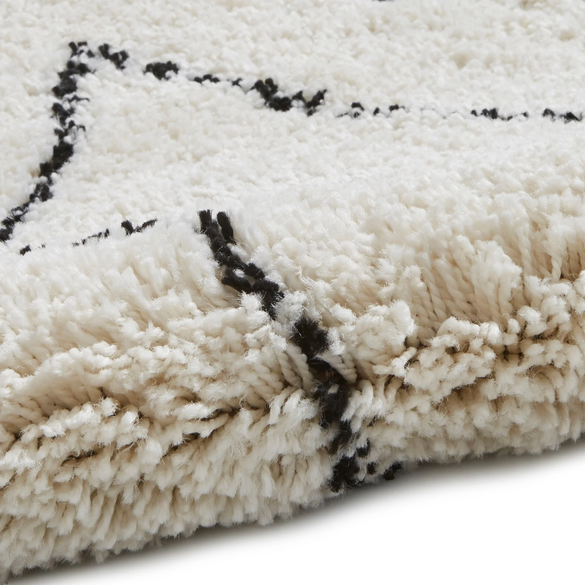 Edie Boho Diamond Shaggy Rug - Image 32