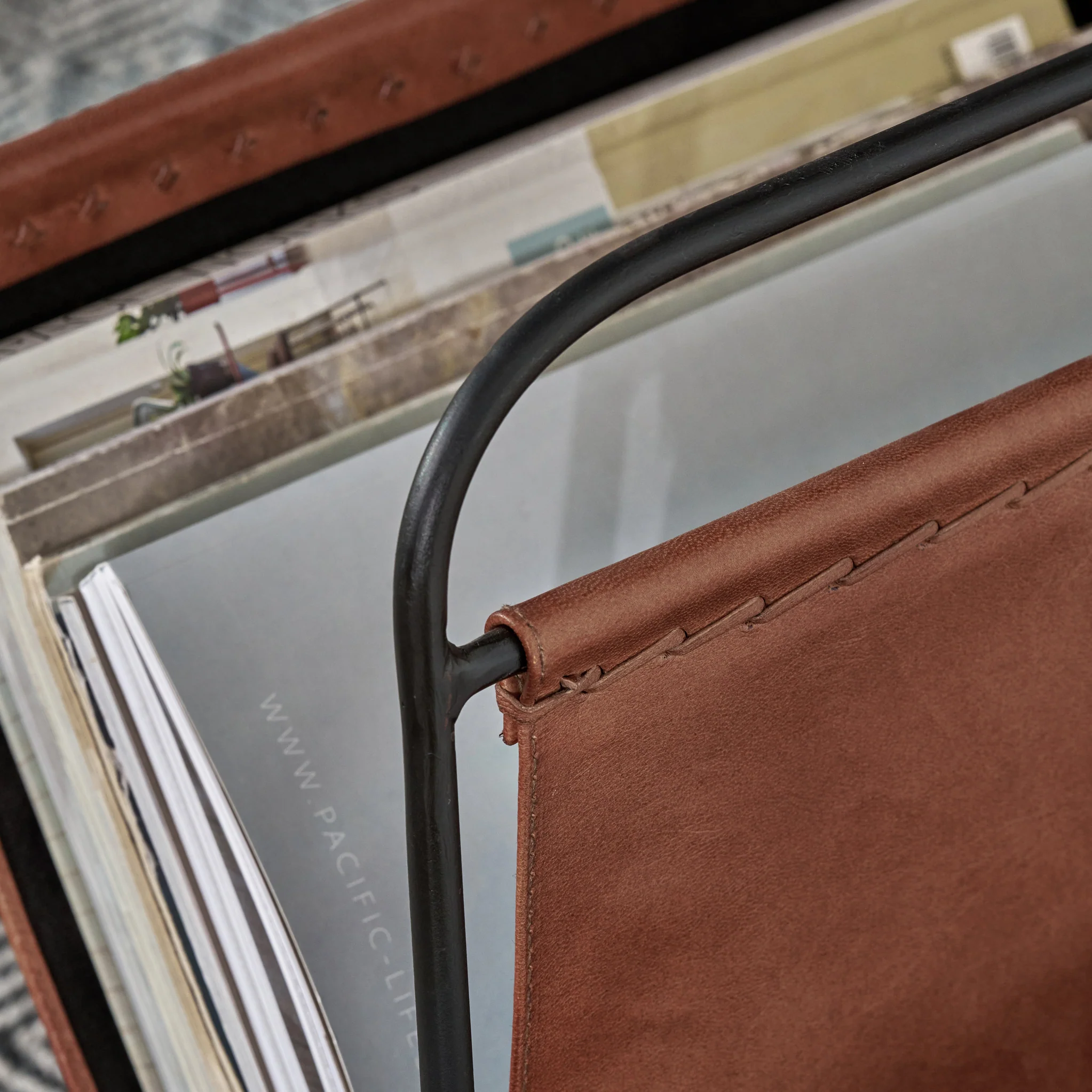 Eliseo Leather Magazine Rack - Image 3