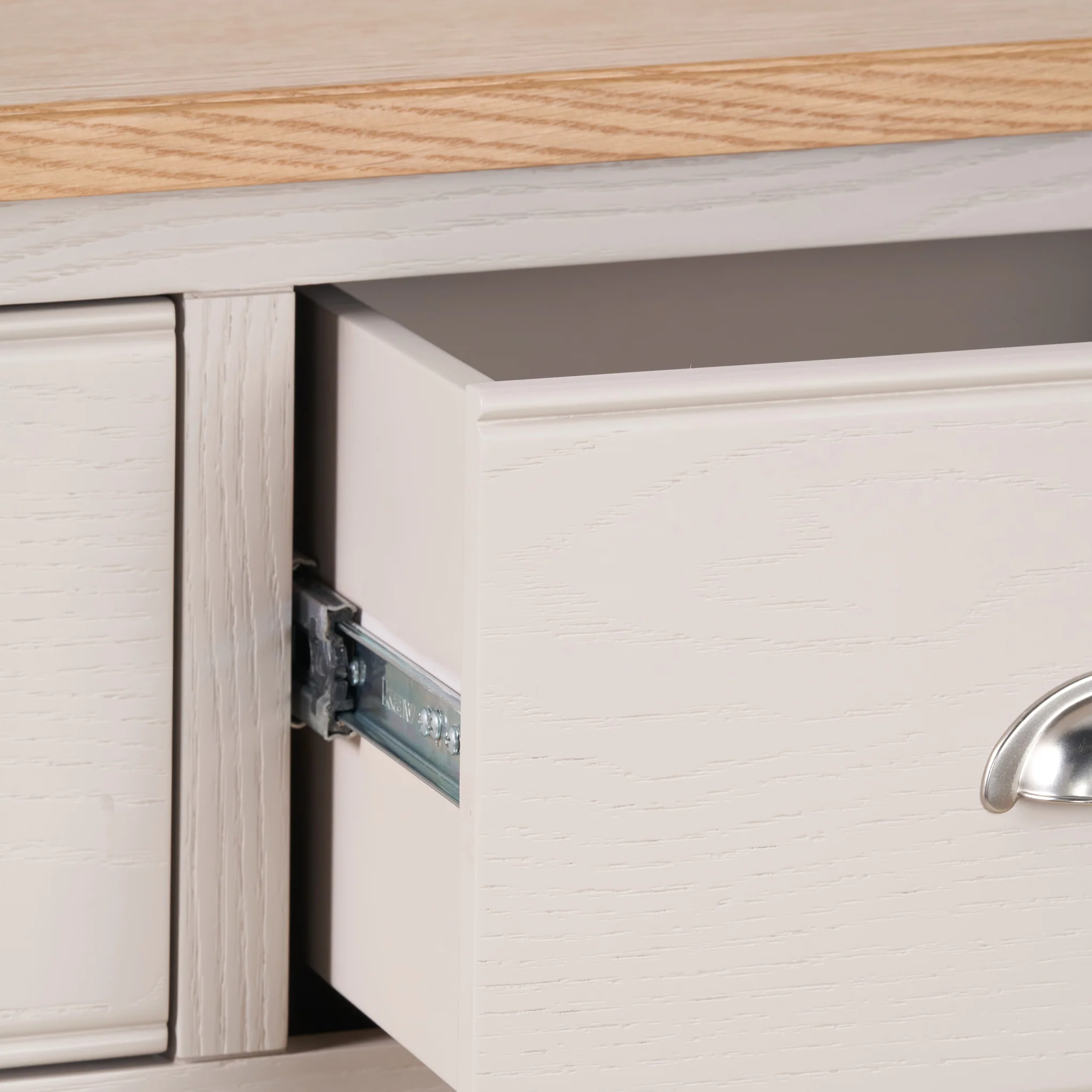 Fairford Pine and Oak 2 Over 3 Drawer Chest - Image 5