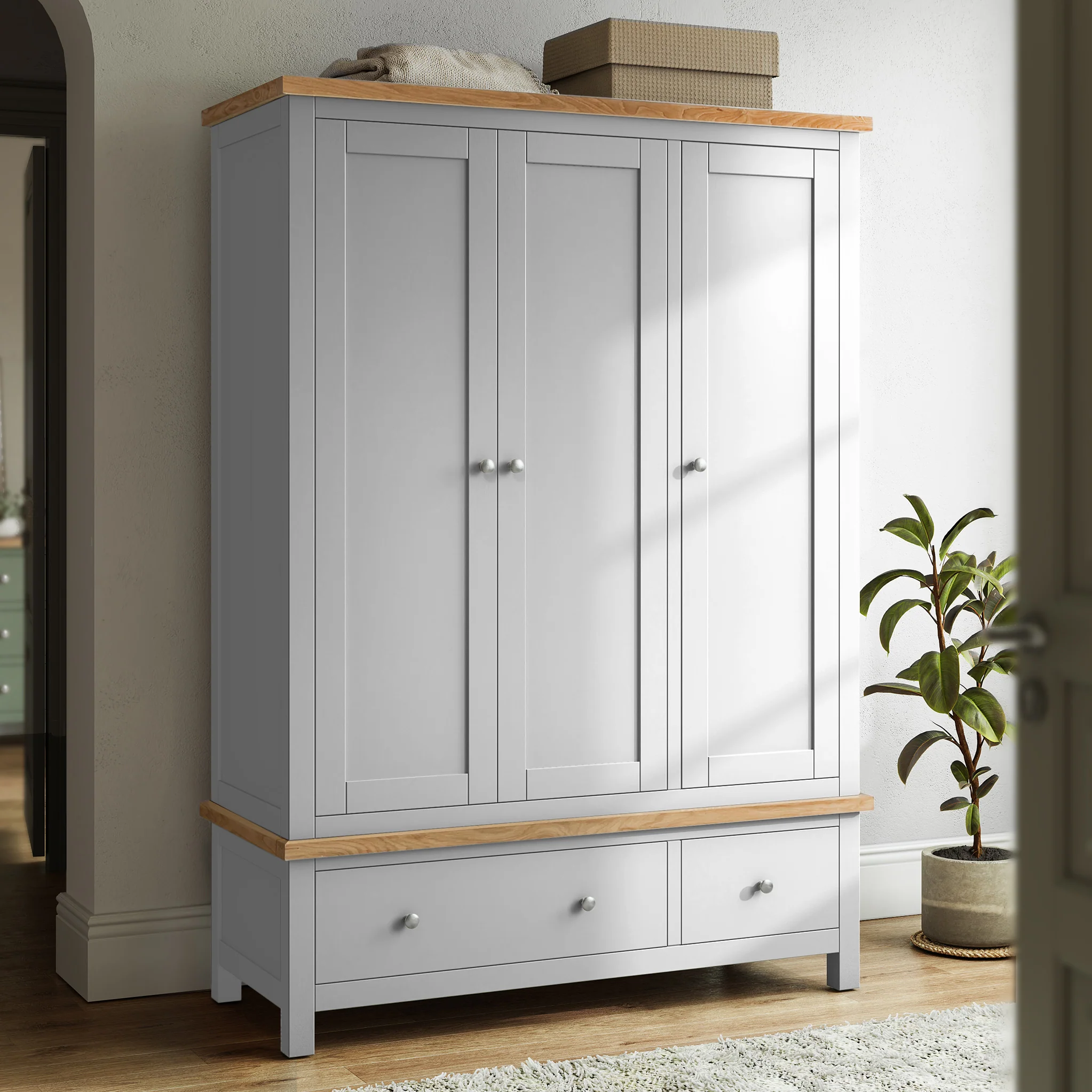 Farro Triple Wardrobe with Drawers - Image 15