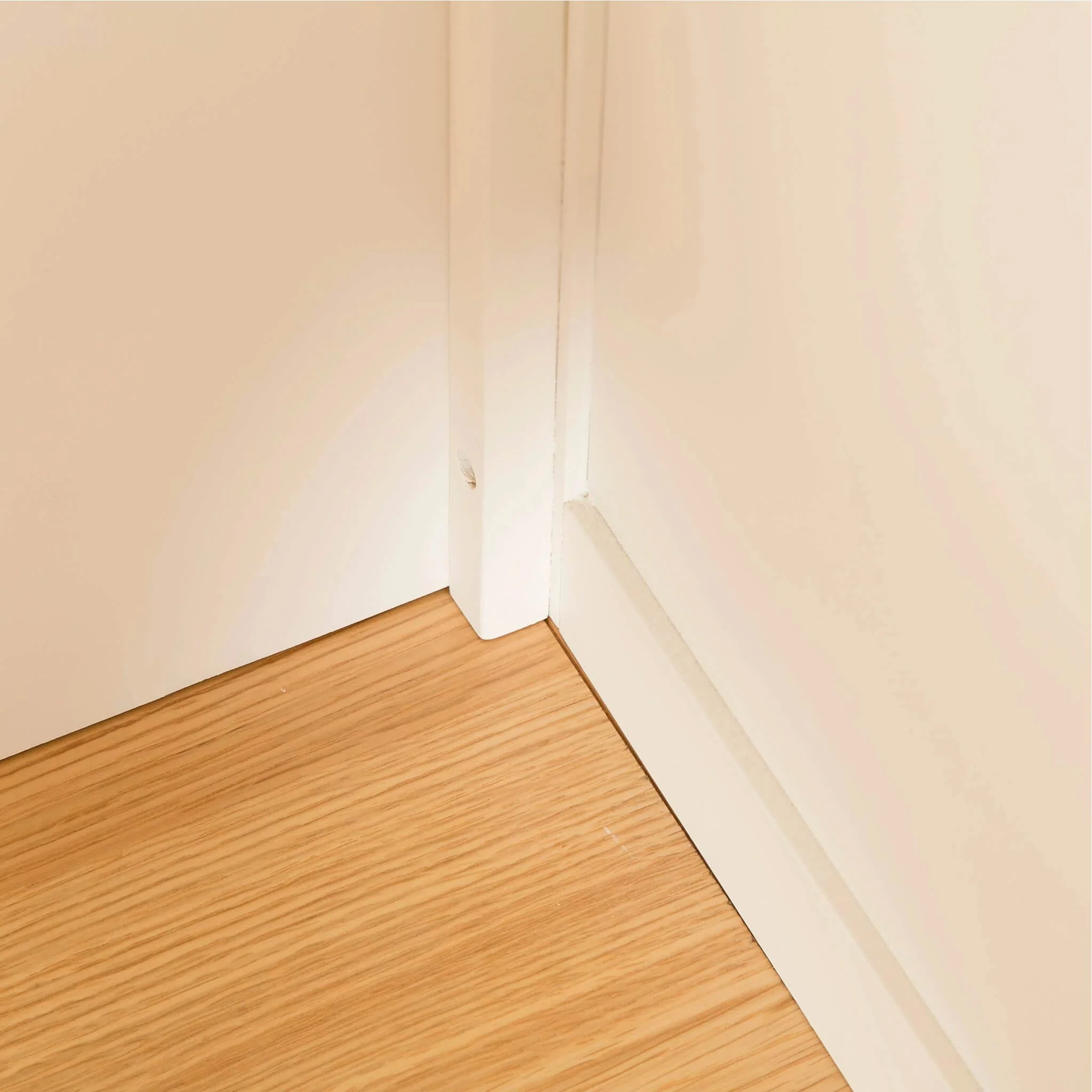 Farro Triple Wardrobe with Drawers - Image 9