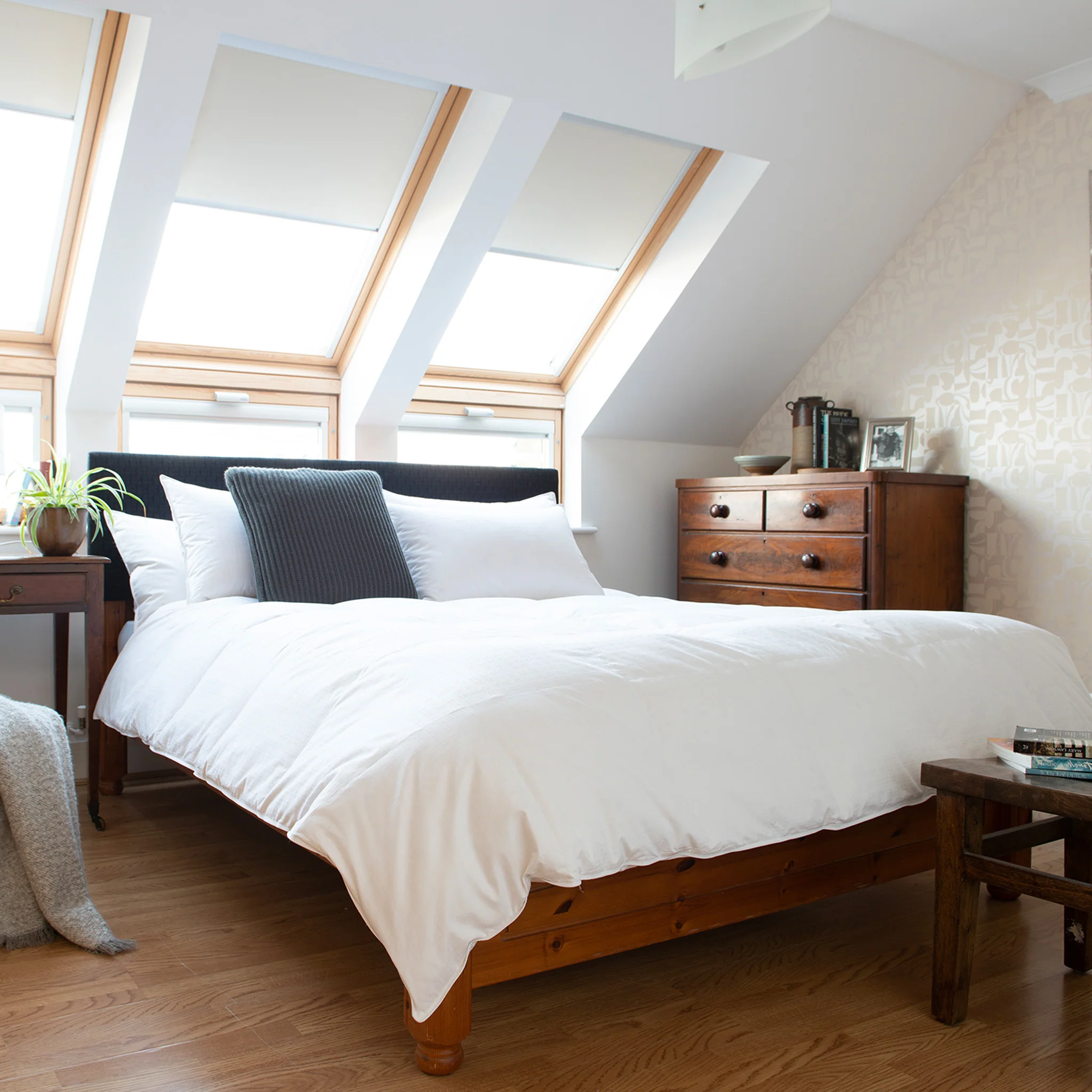 Goose Feather & Down 10.5 Tog Duvet - Image 2