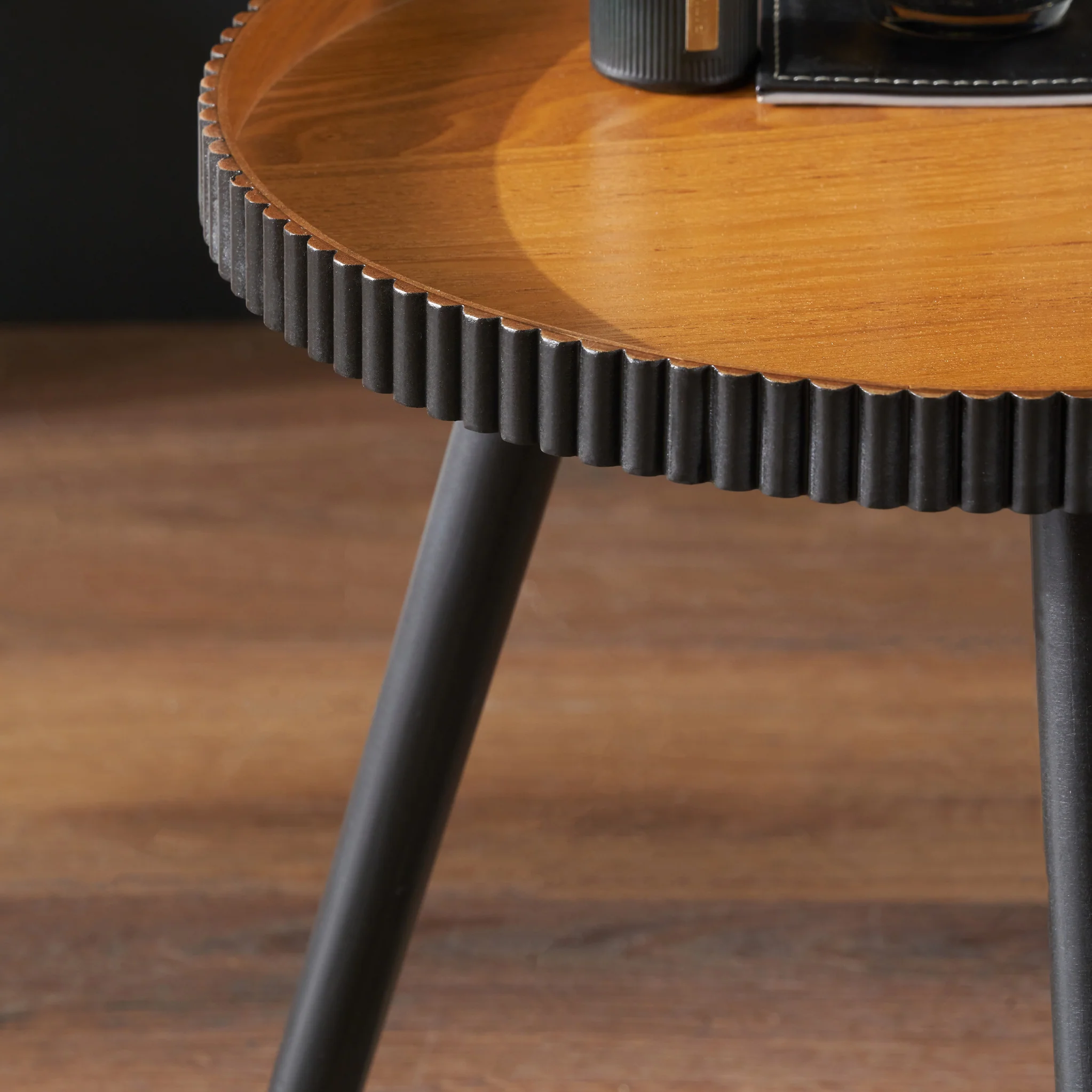 Hammond Pine Fluted Edge Side Table - Image 8