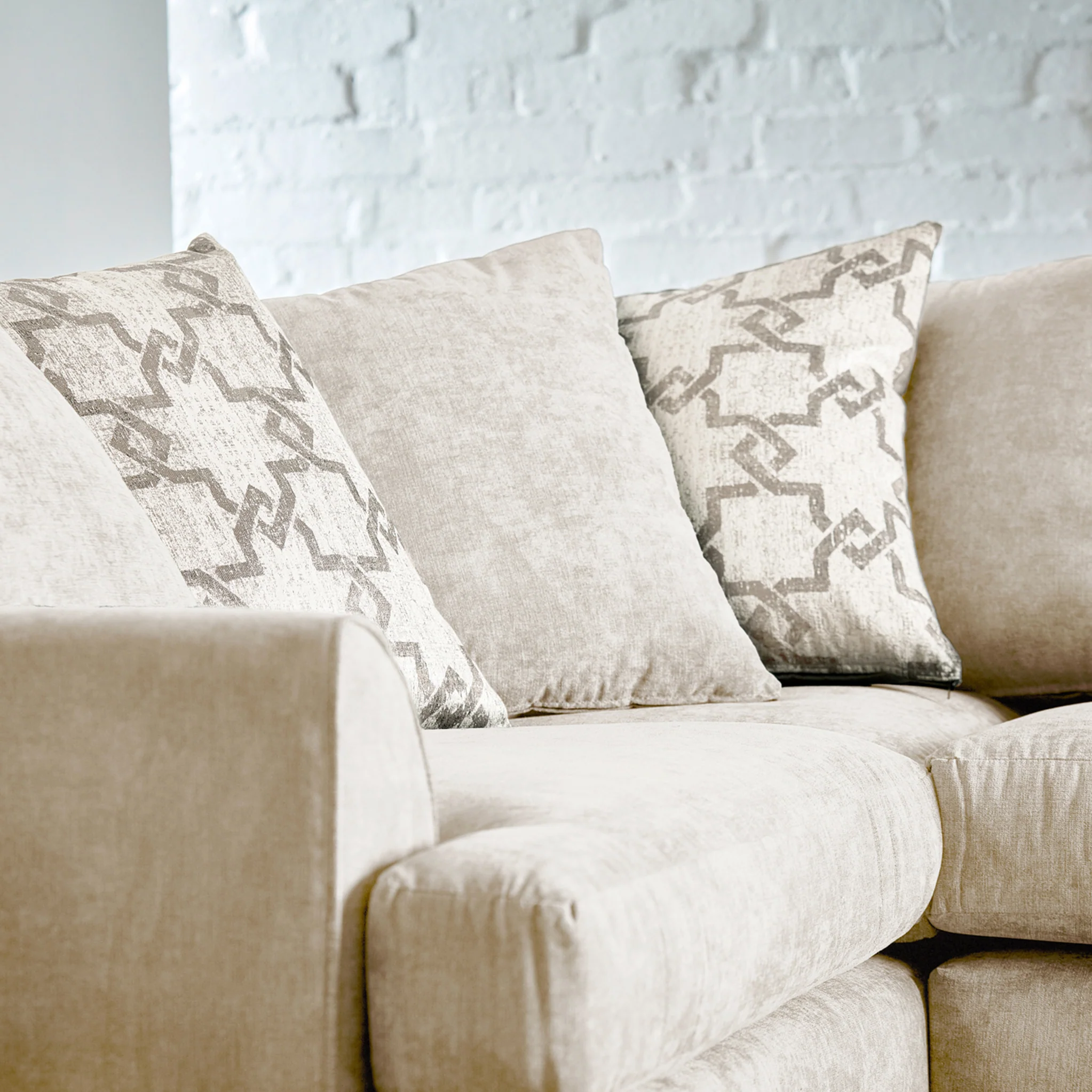 Hudson Chenille Corner Sofa - Image 6