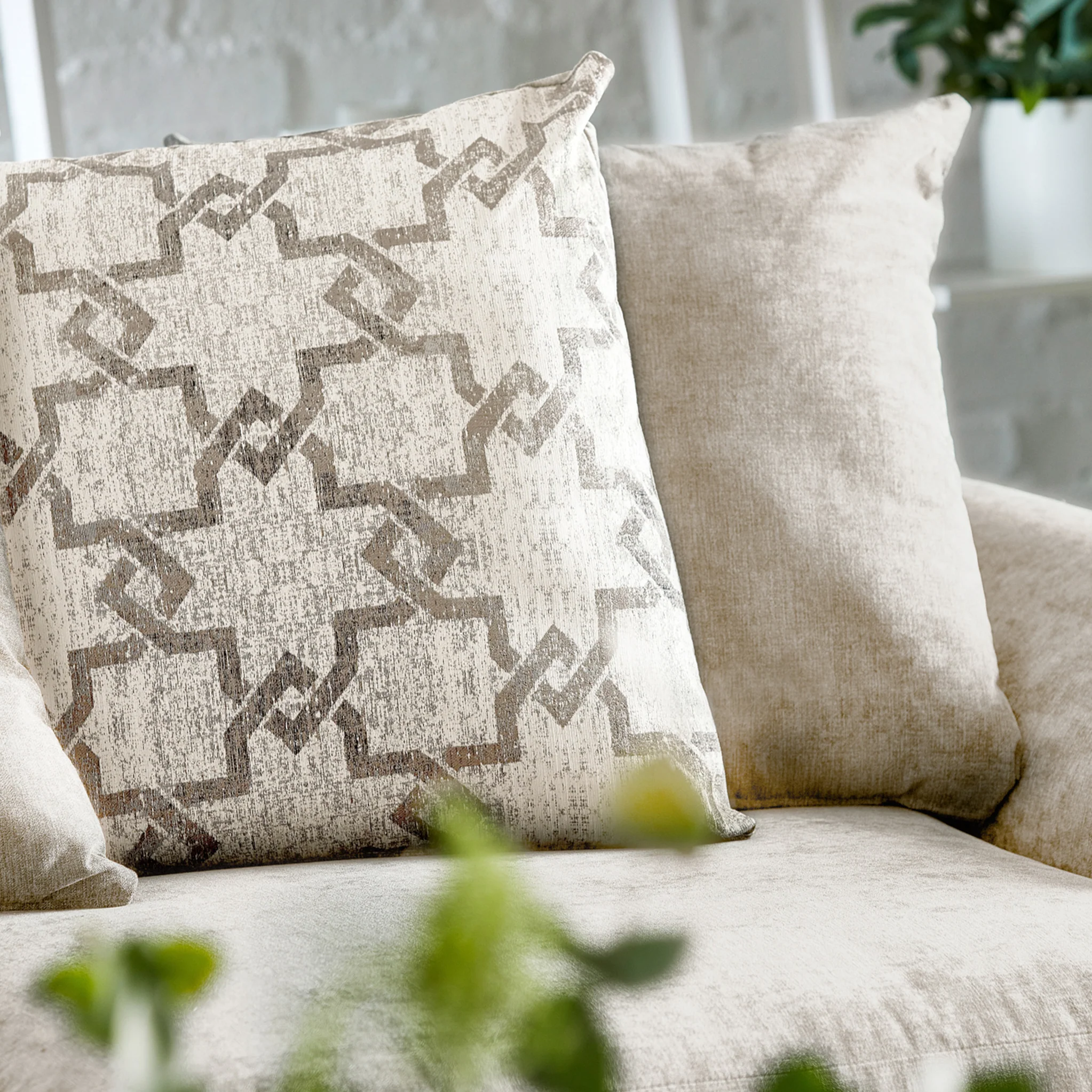 Hudson Chenille Corner Sofa - Image 7