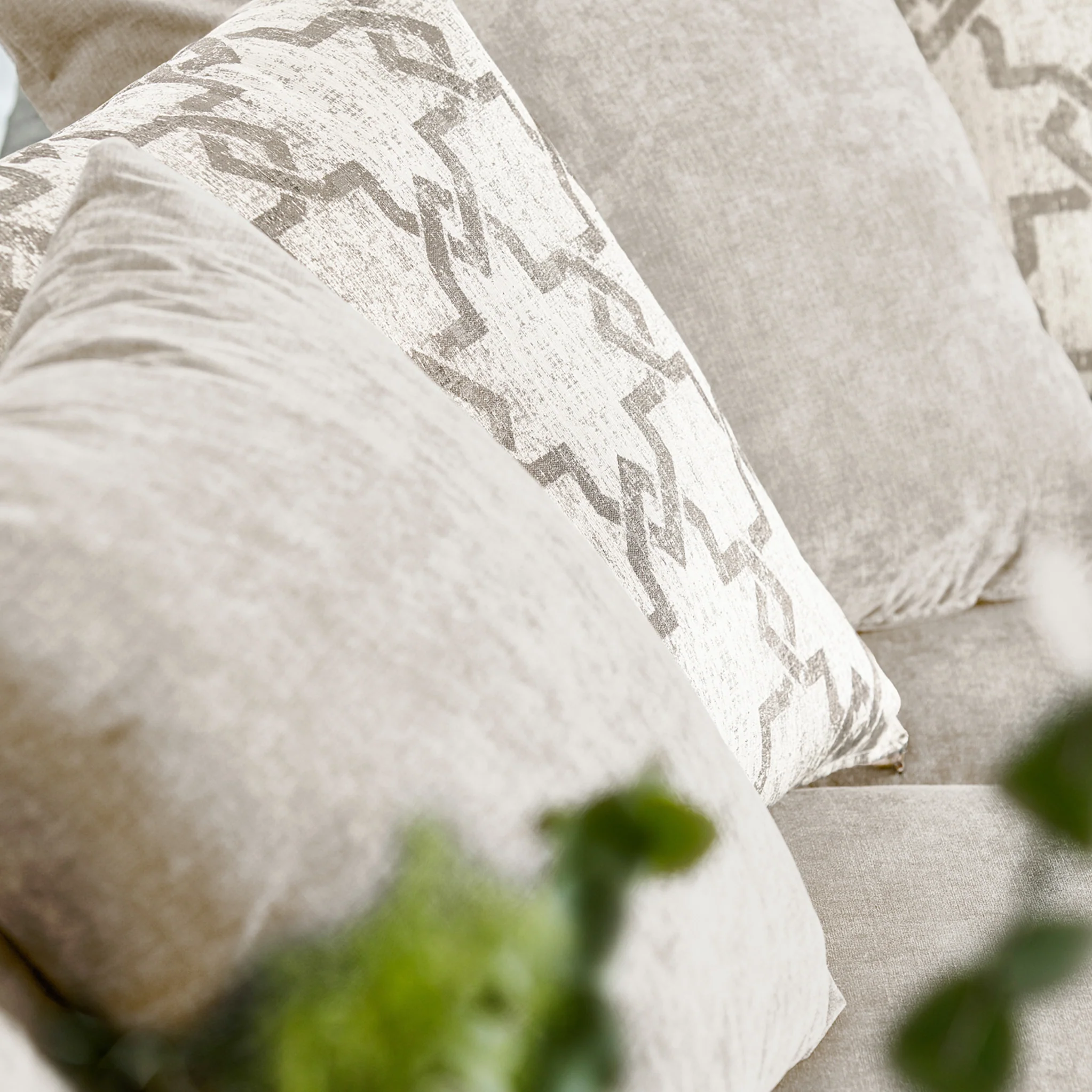 Hudson Chenille Corner Sofa - Image 8