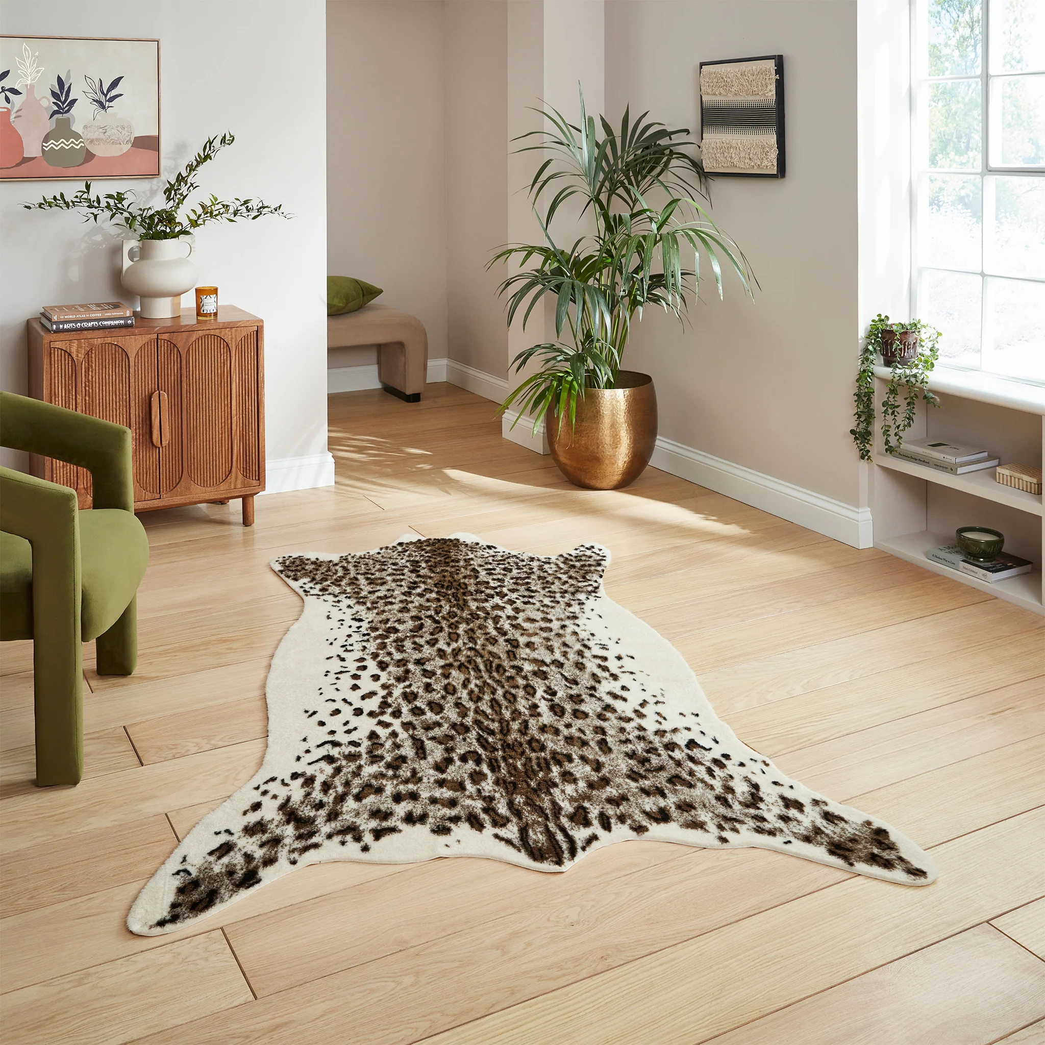 Kadune Faux Fur Leopard Print Rug - Image 2