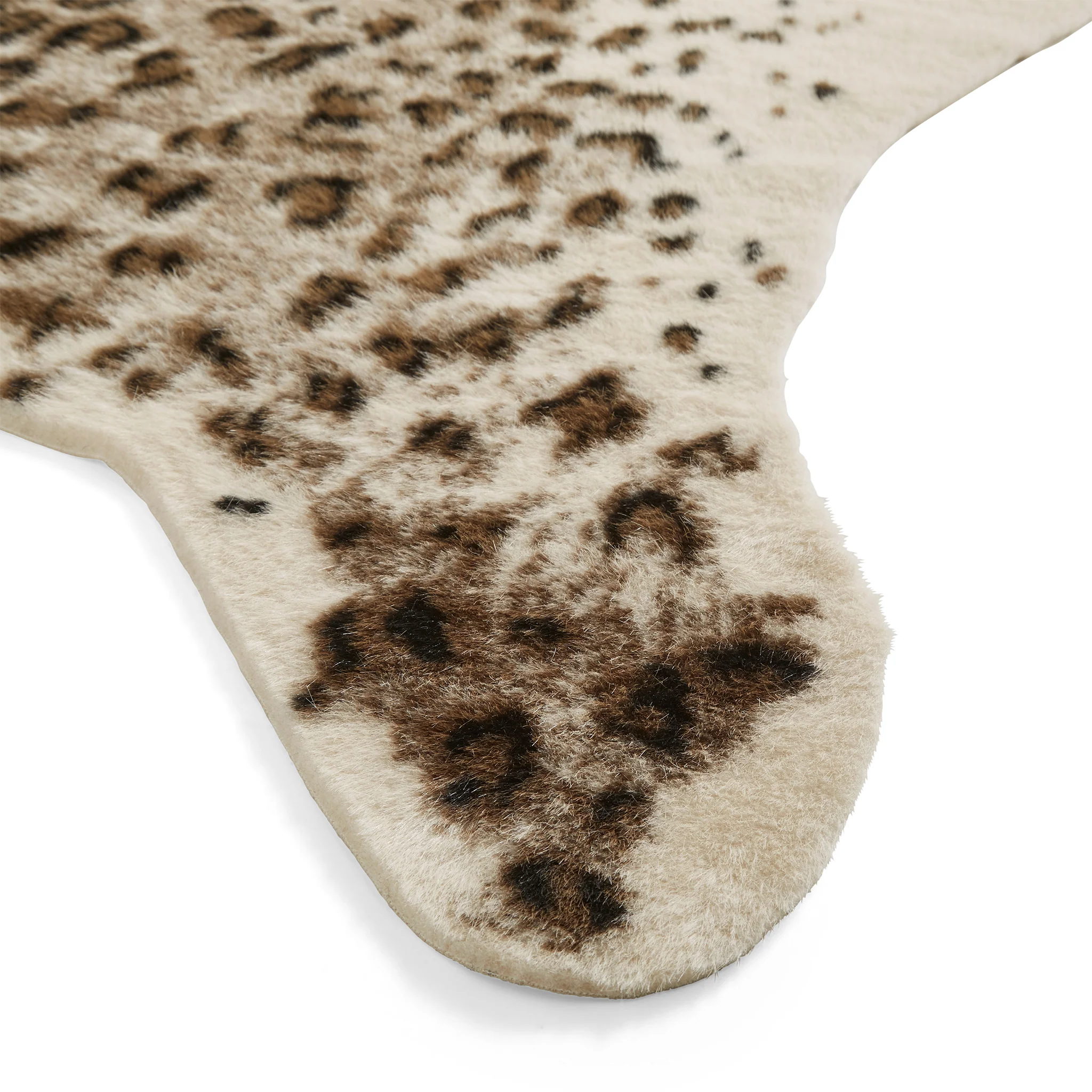 Kadune Faux Fur Leopard Print Rug - Image 6