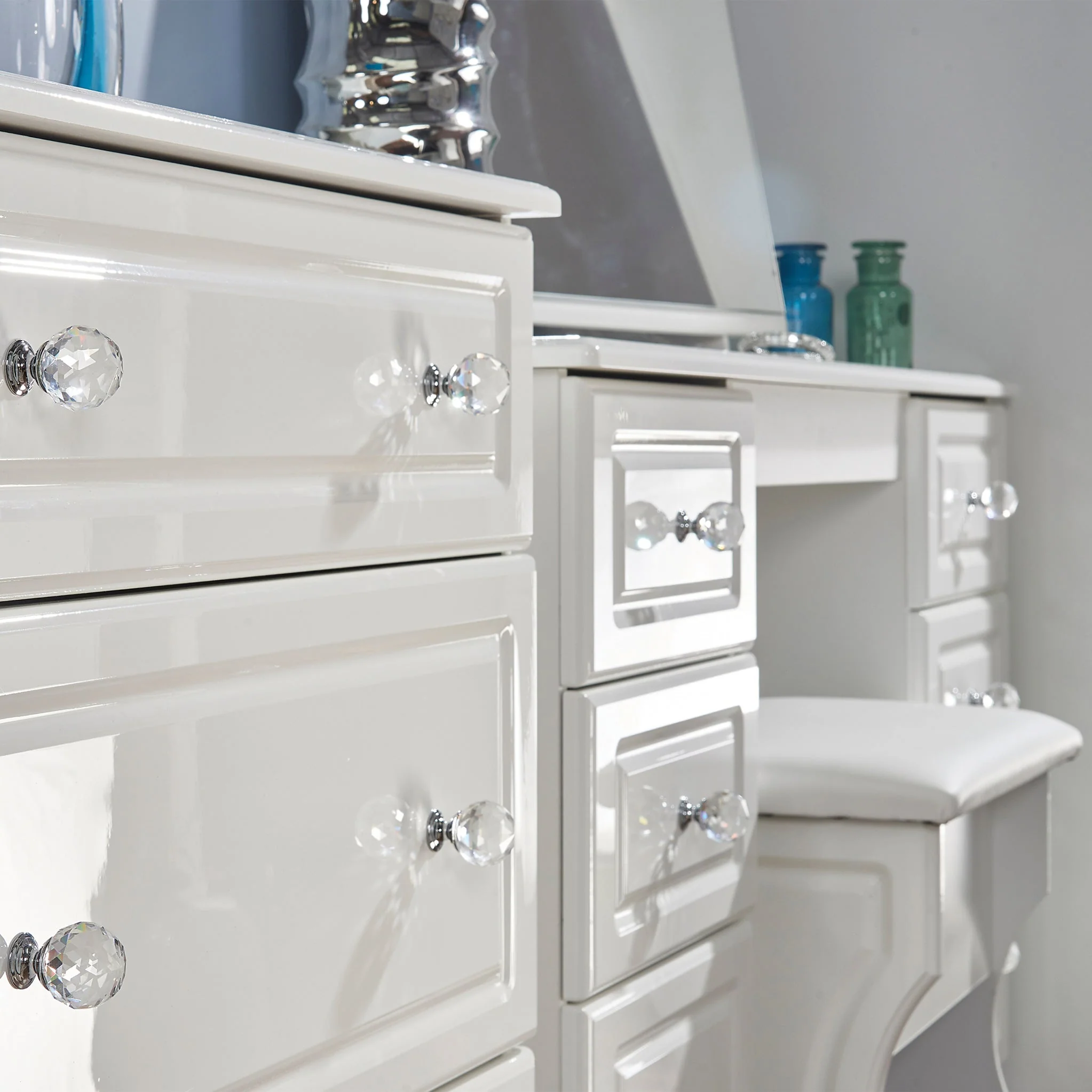Kinsley White Gloss 3 Drawer Deep Chest - Image 5