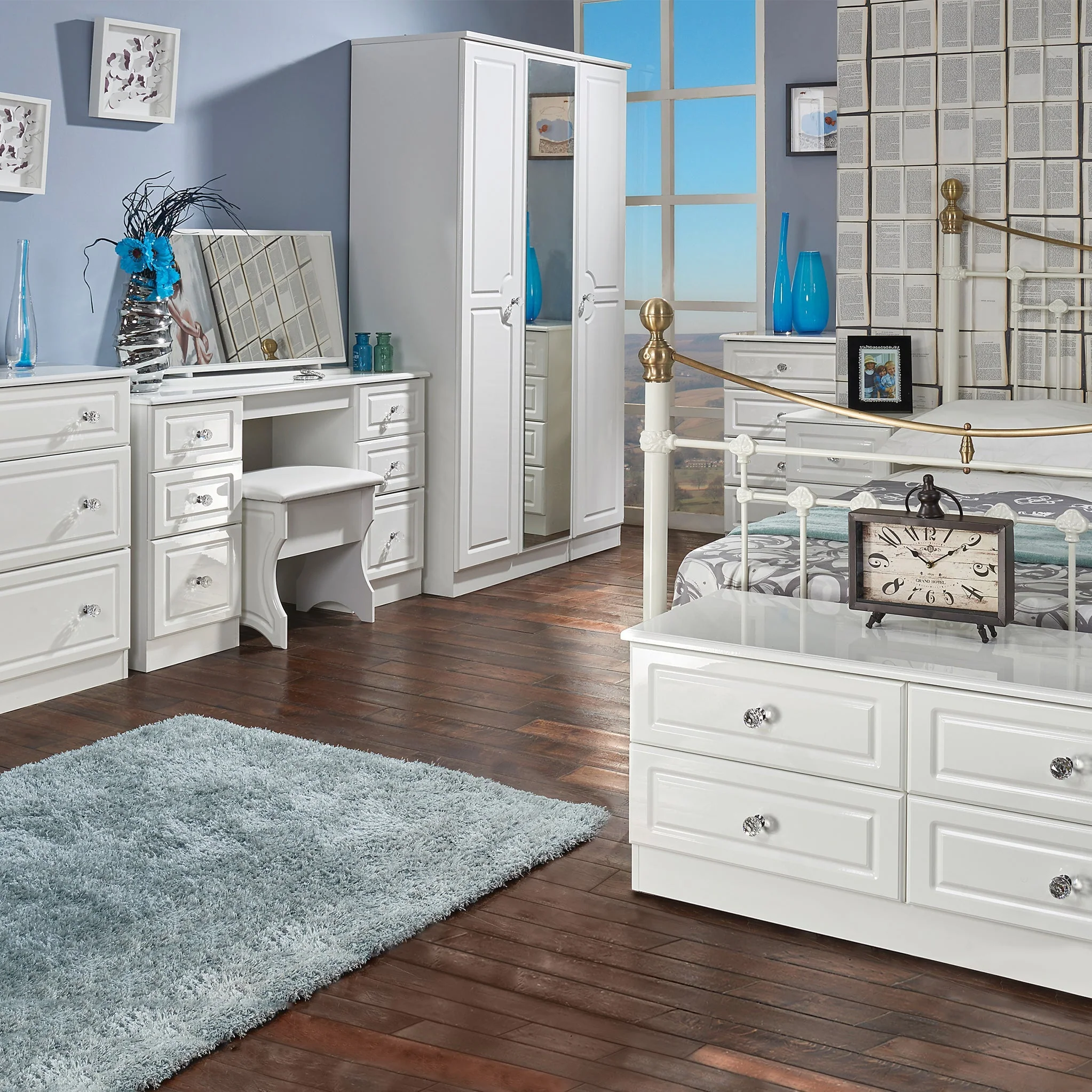 Kinsley White Gloss Triple Wardrobe with Mirror - Image 2