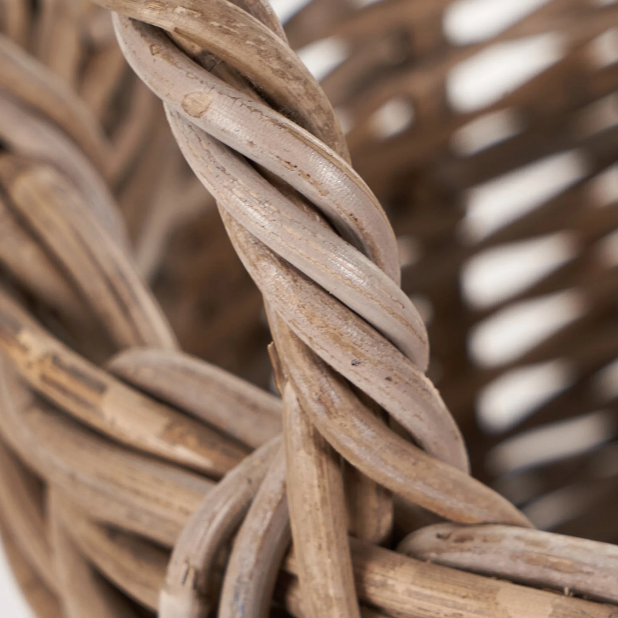 Kubu Oval Baskets Set of 2 - Image 4