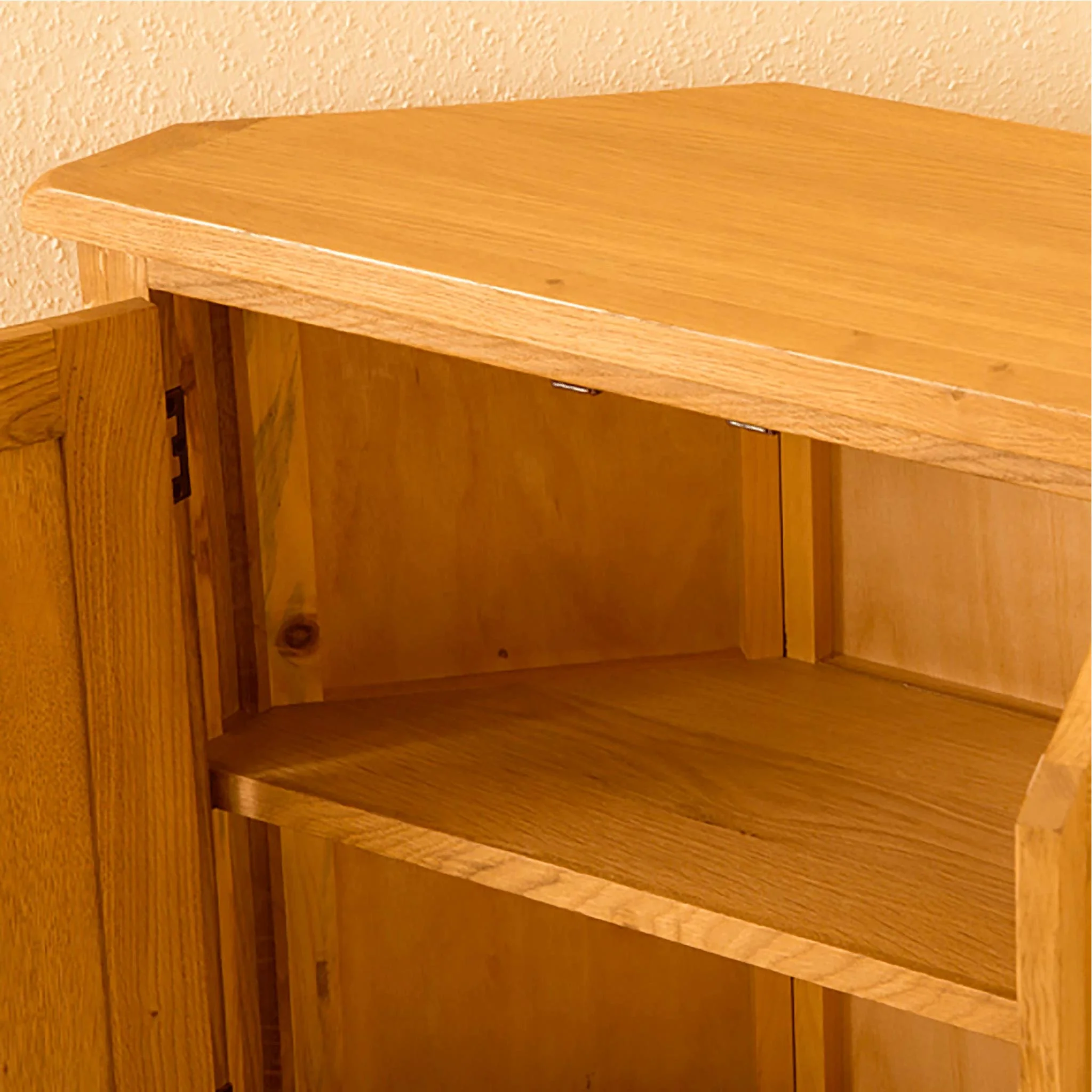 Lanner Oak Corner Cupboard - Image 7