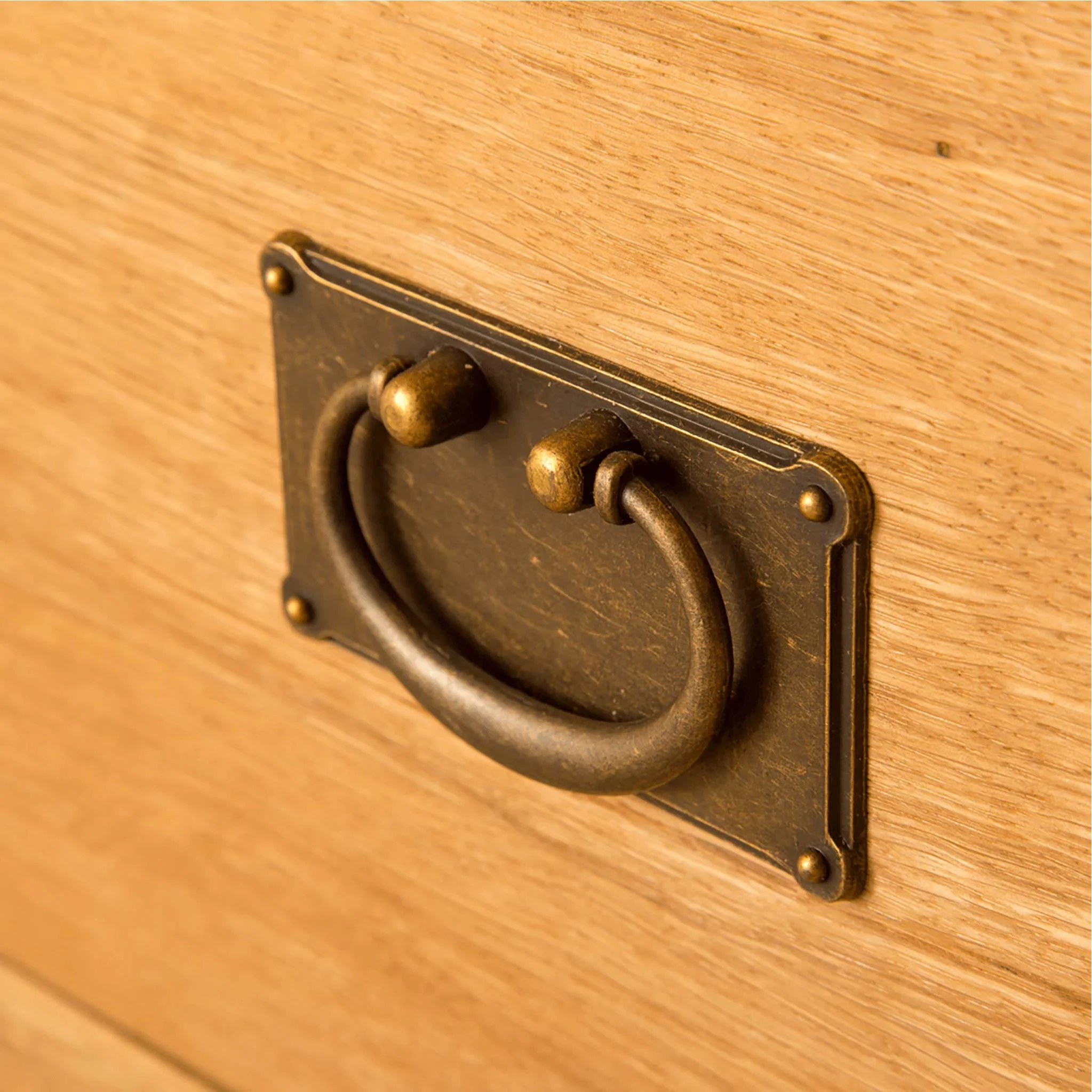Lanner Oak Lamp Table - Image 4