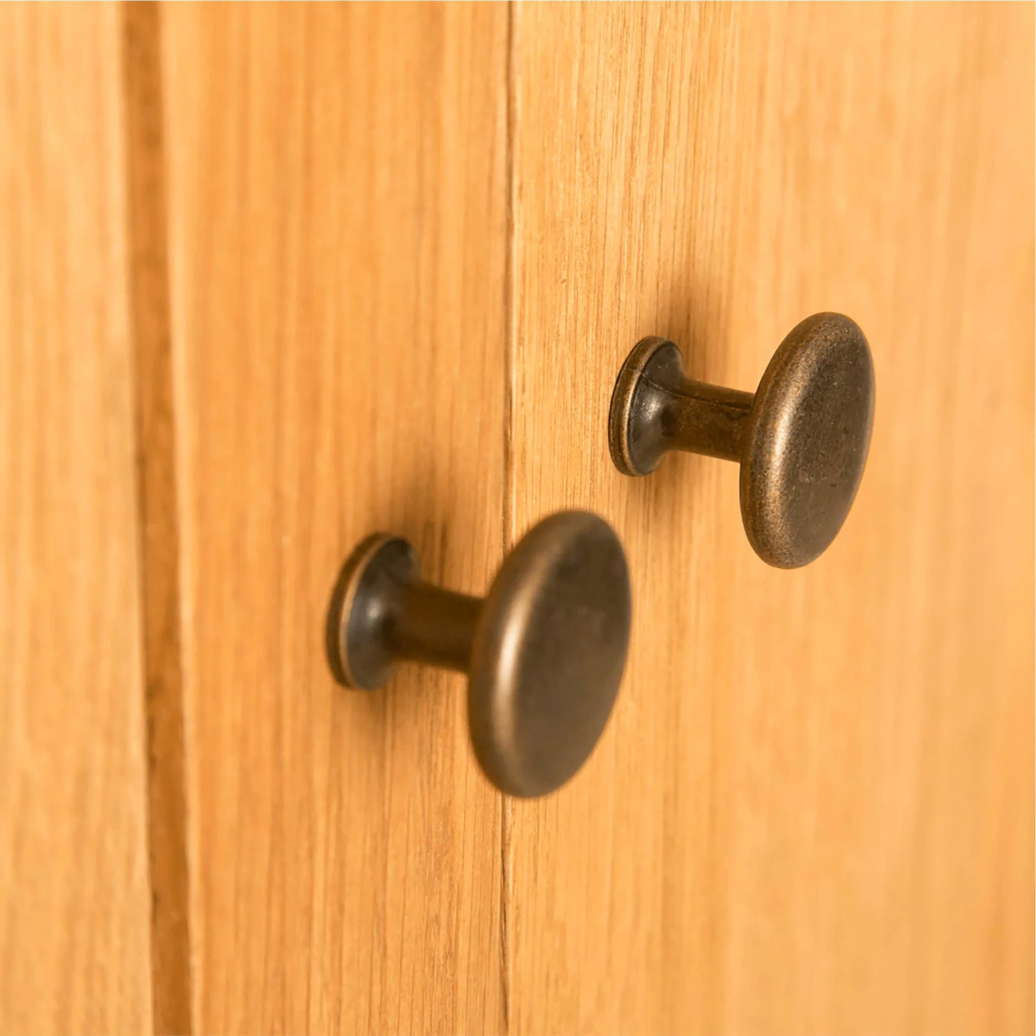 Lanner Oak Triple Wardrobe & Drawers - Image 9