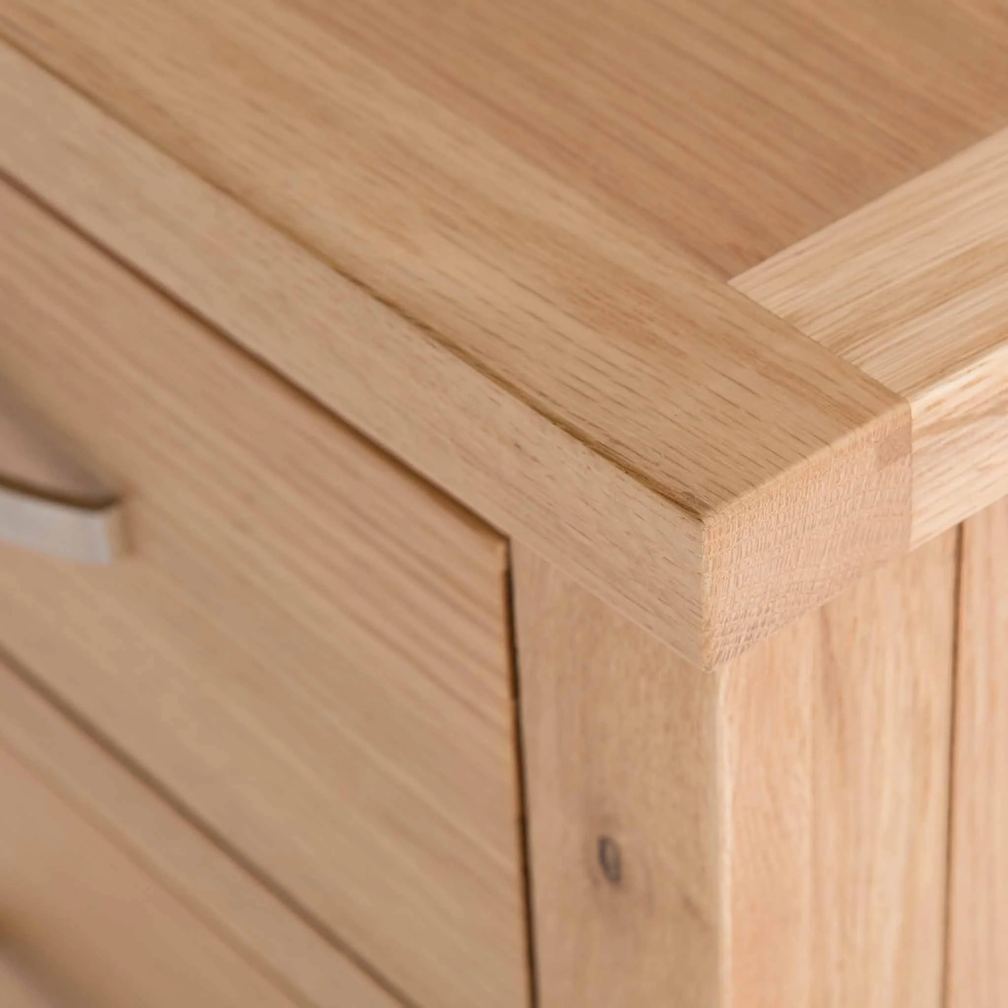 London Oak 2 over 3 Chest - Image 8