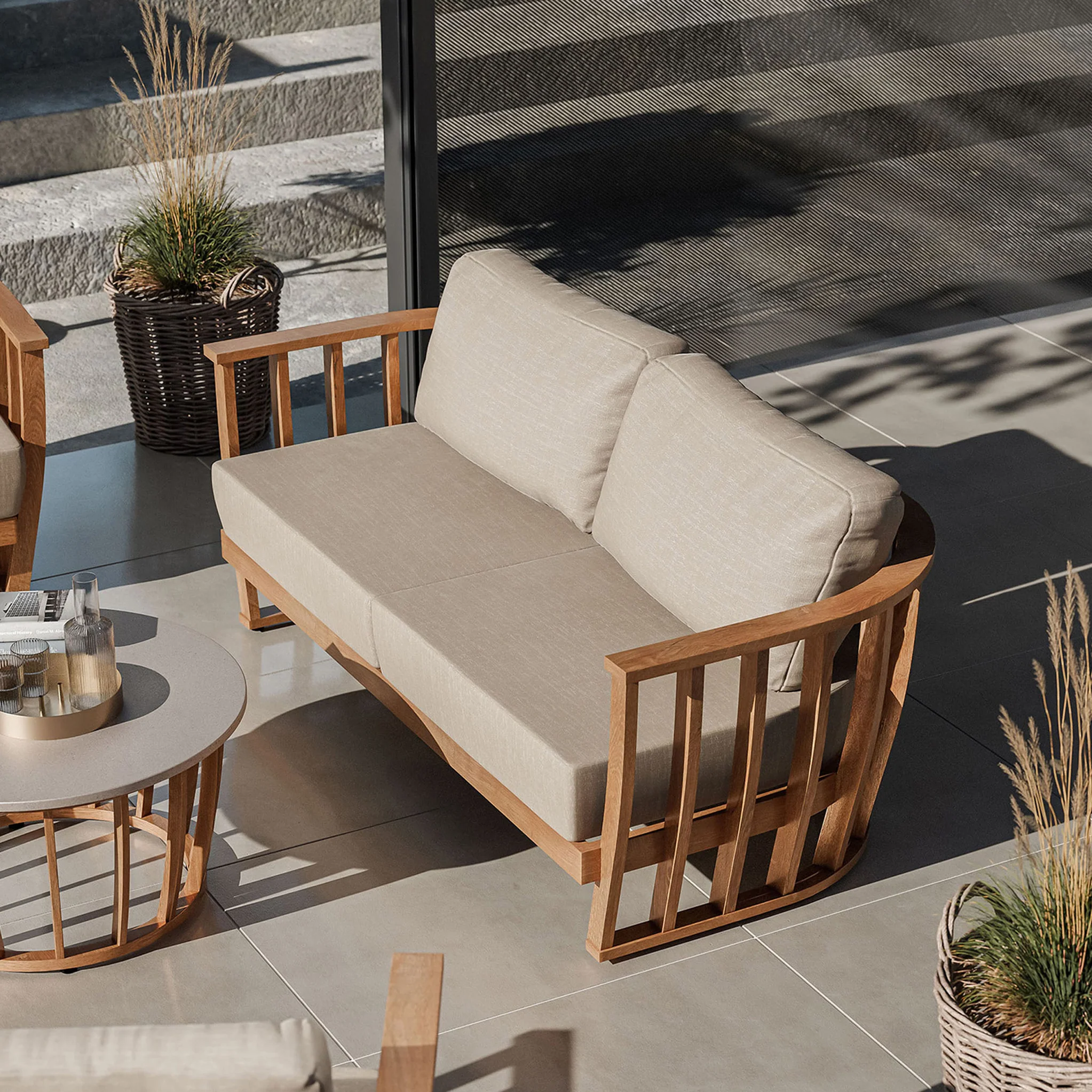 Lucca 5 Seater Lounging Set with Coffee Table - Image 14