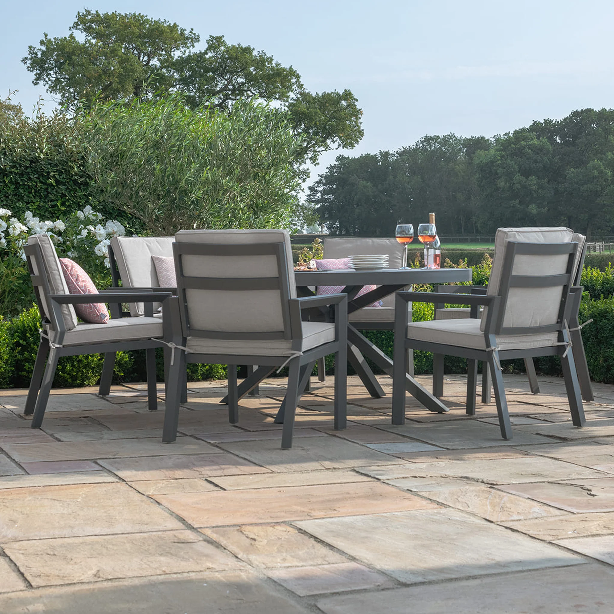 Maze New York 6 Seat Round Dining Set - Image 4