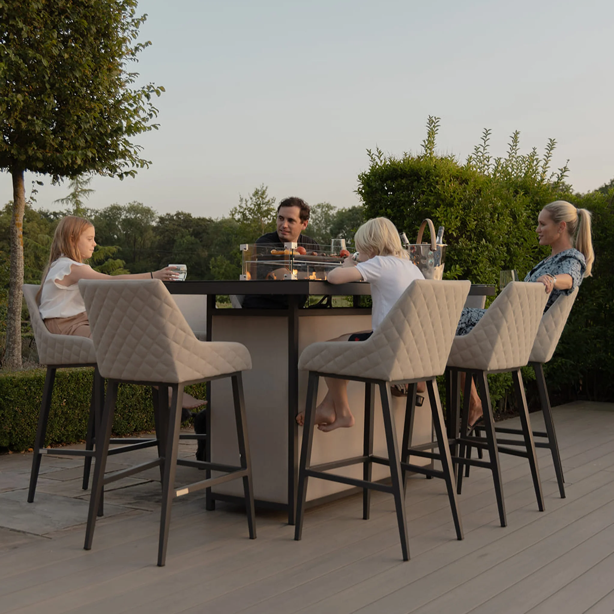 Maze Regal 8 Seat Rectangular Fire Pit Bar Set - Image 4