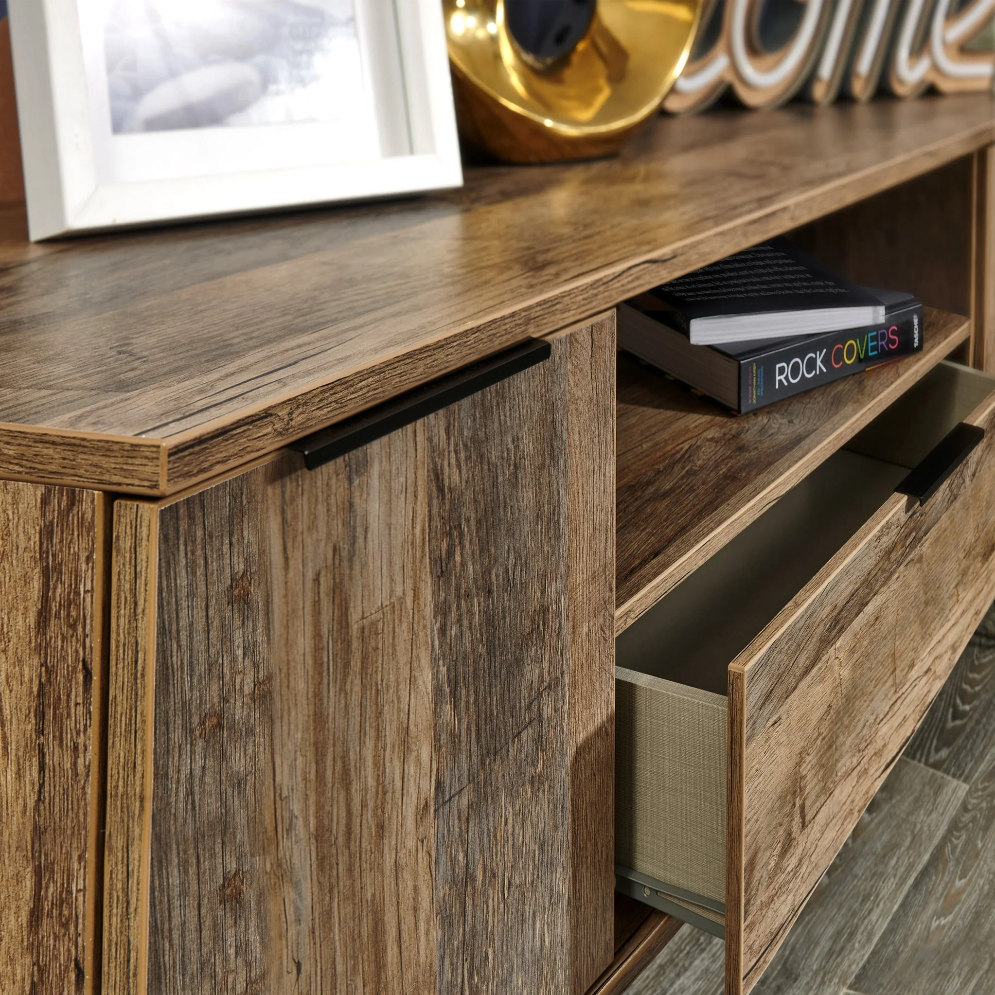 Moreno Rustic Oak 2 Door 1 Drawer Wide TV Unit - Image 4