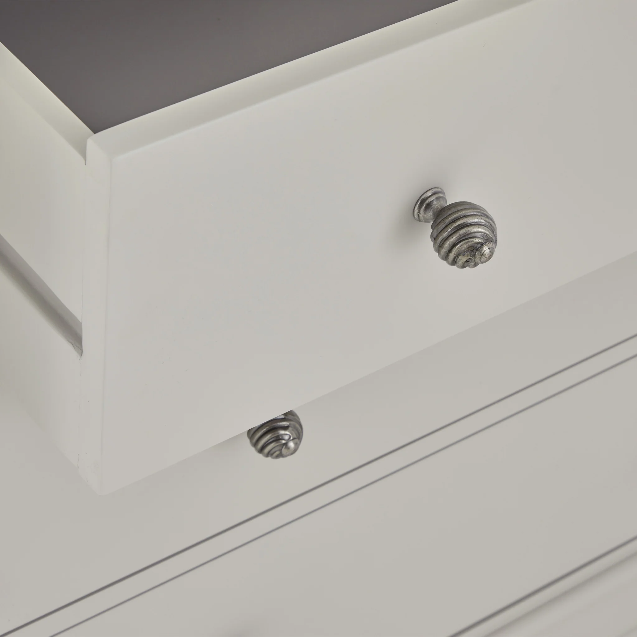 Porter 2 Over 3 Chest of Drawers - Image 8