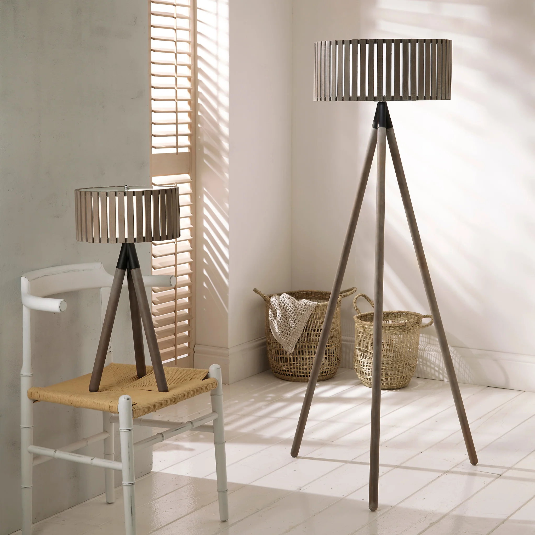 Rabanne Slatted Antique Wood Tripod Table Lamp - Image 2