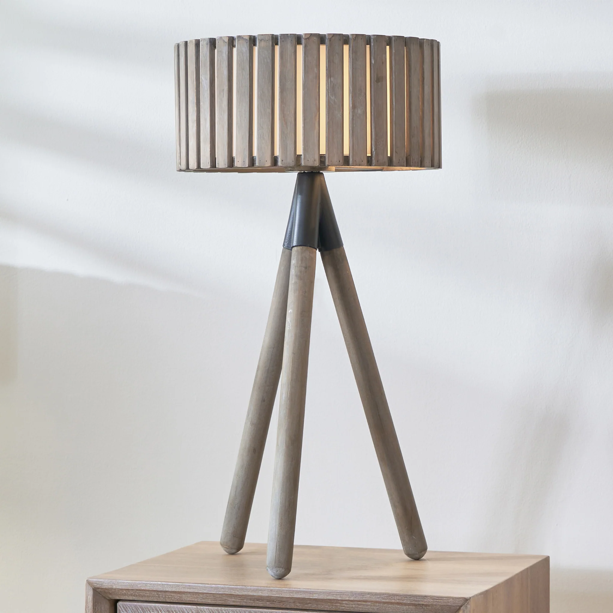 Rabanne Slatted Antique Wood Tripod Table Lamp - Image 3