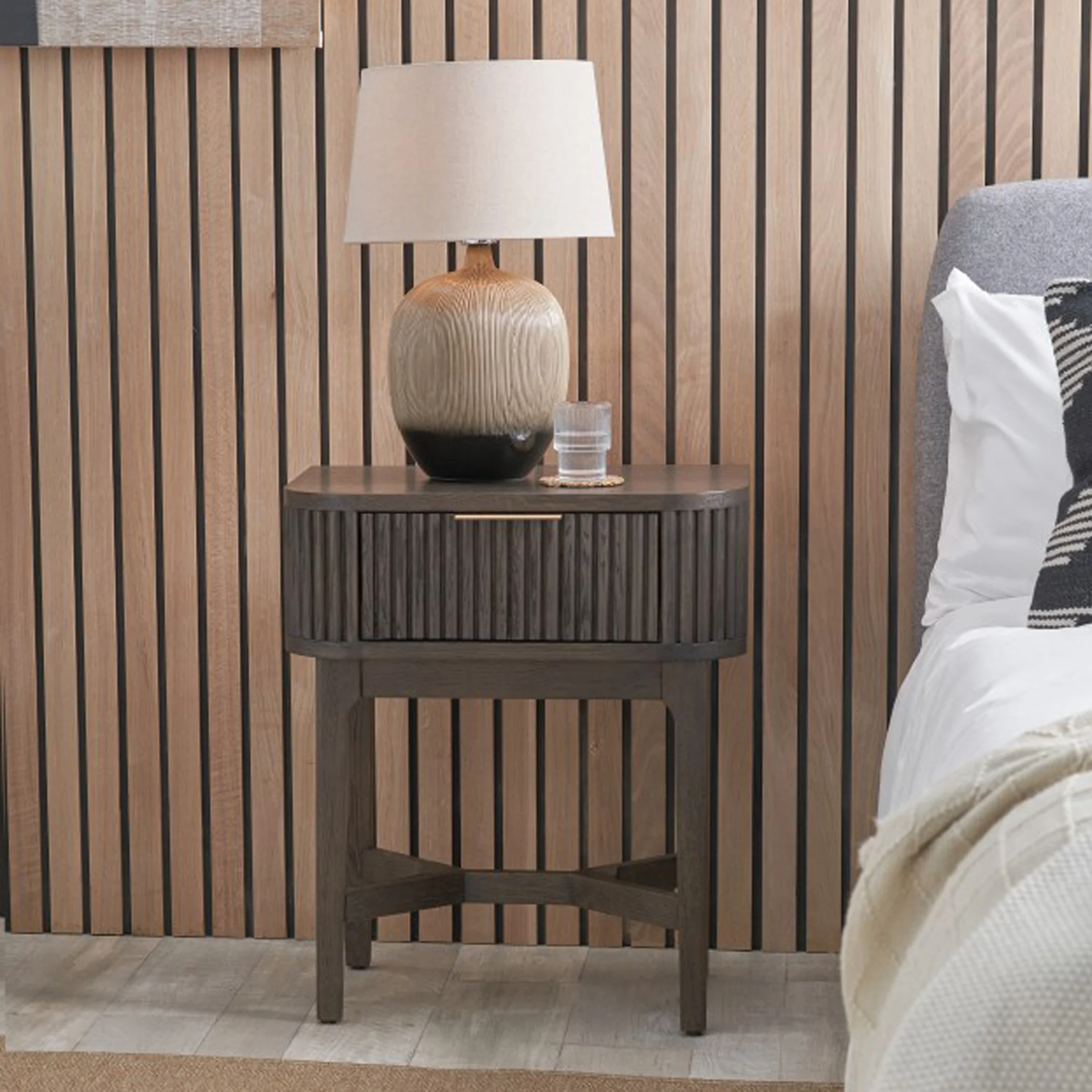 Raie Fluted Oak and Pine 1 Drawer Bedside Table - Image 2