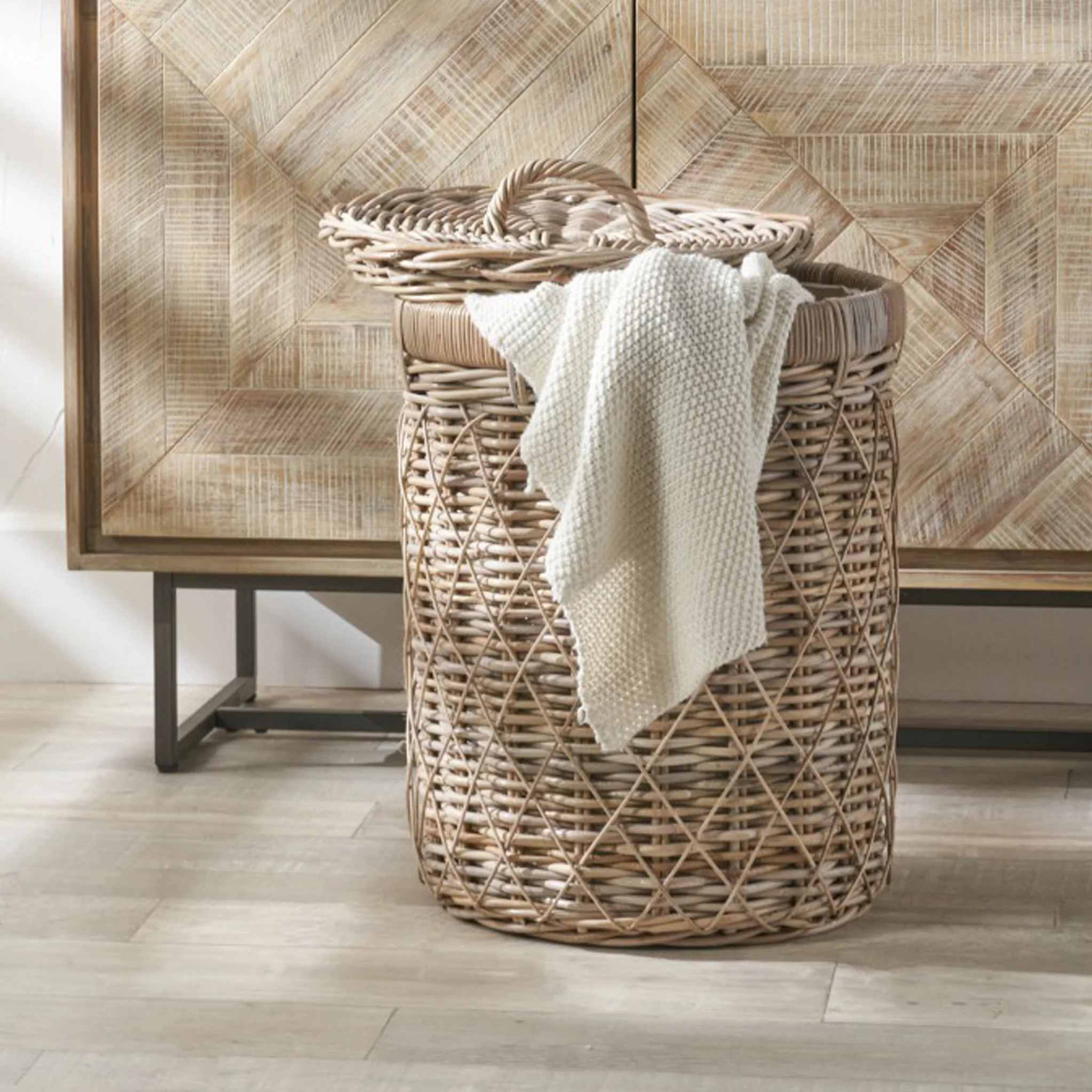 Rattan Round Linen Basket - Image 2