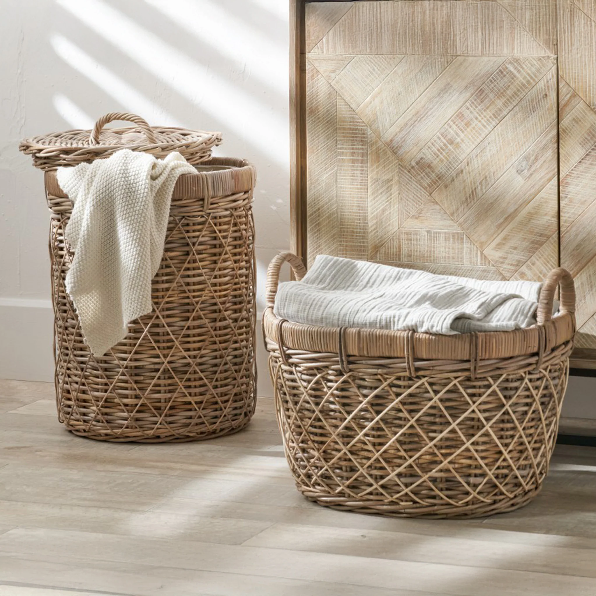 Rattan Round Linen Basket - Image 9