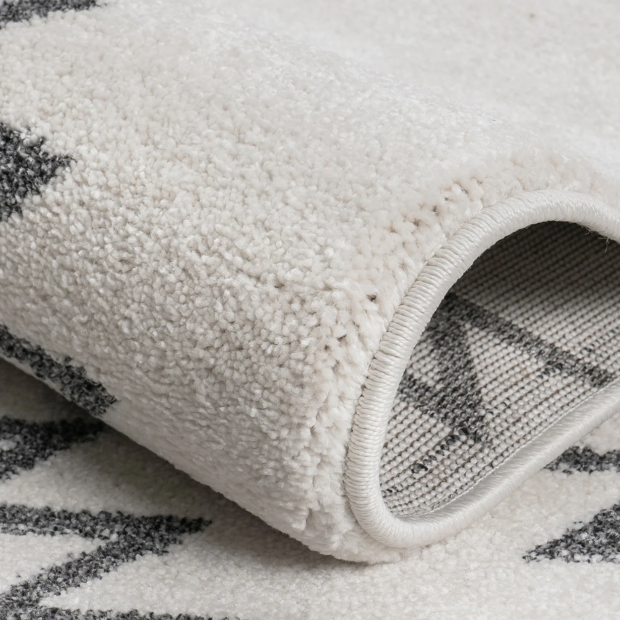 Ritz Soft Zig Zag Design Rug - Image 5