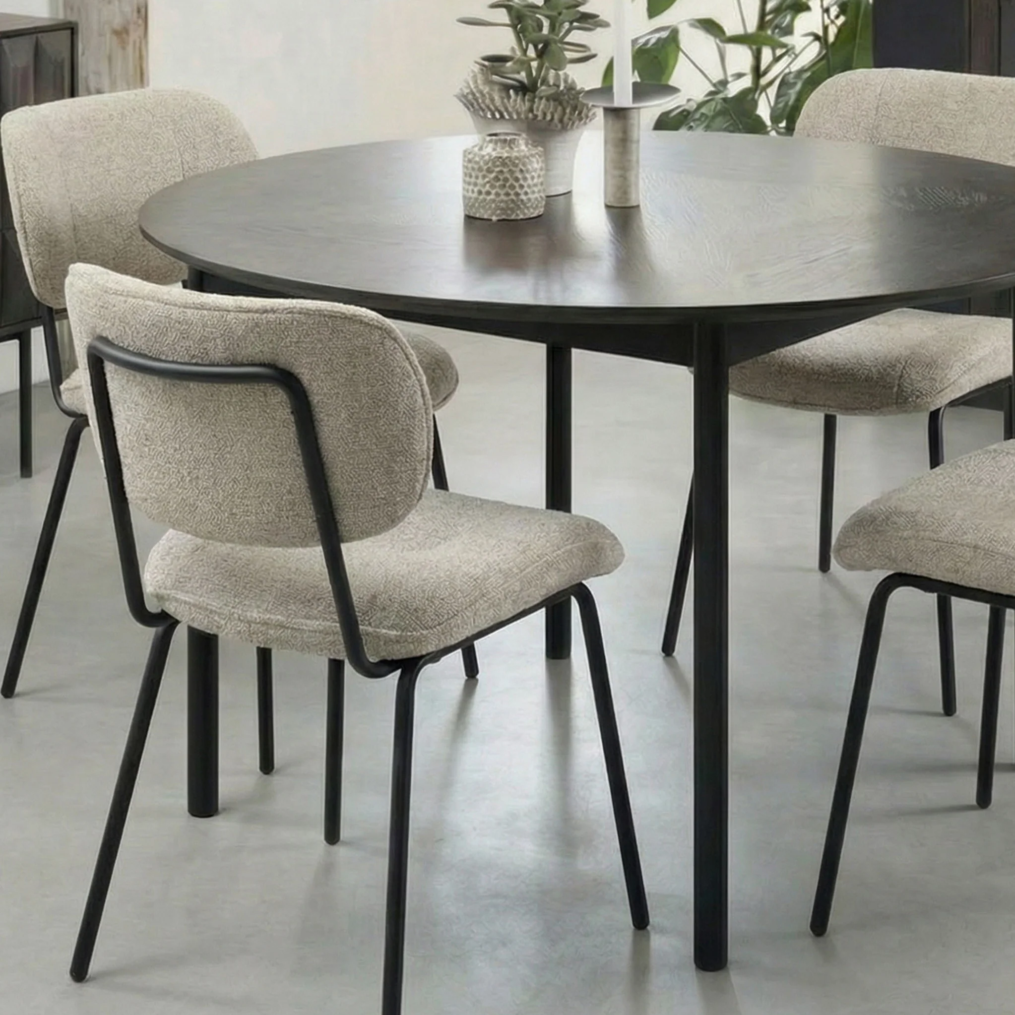 Roka Oak Round Dining Table - Image 2