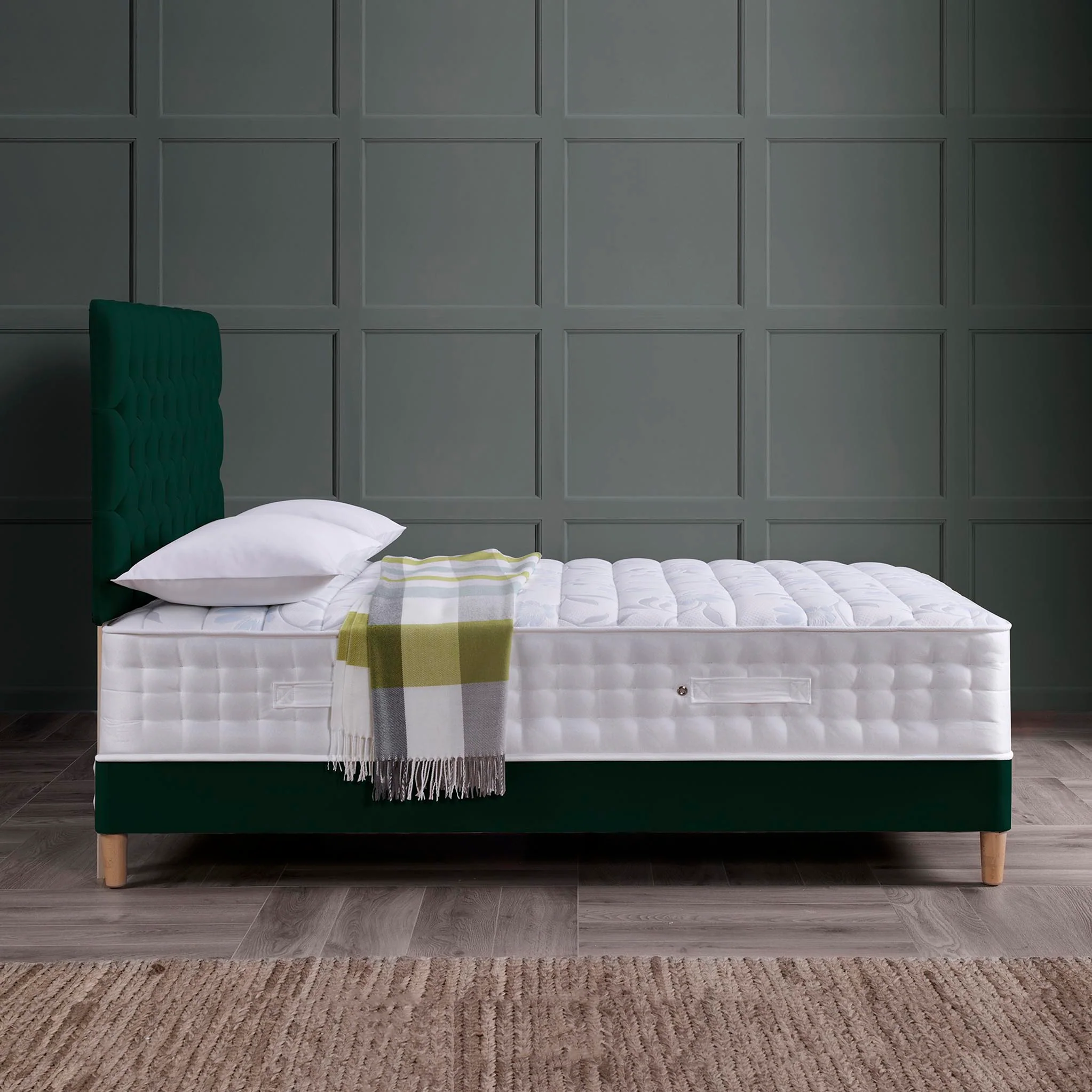 Ivy 1000 Pocket Aloe Vera Memory Mattress by Roseland Sleep - Image 4