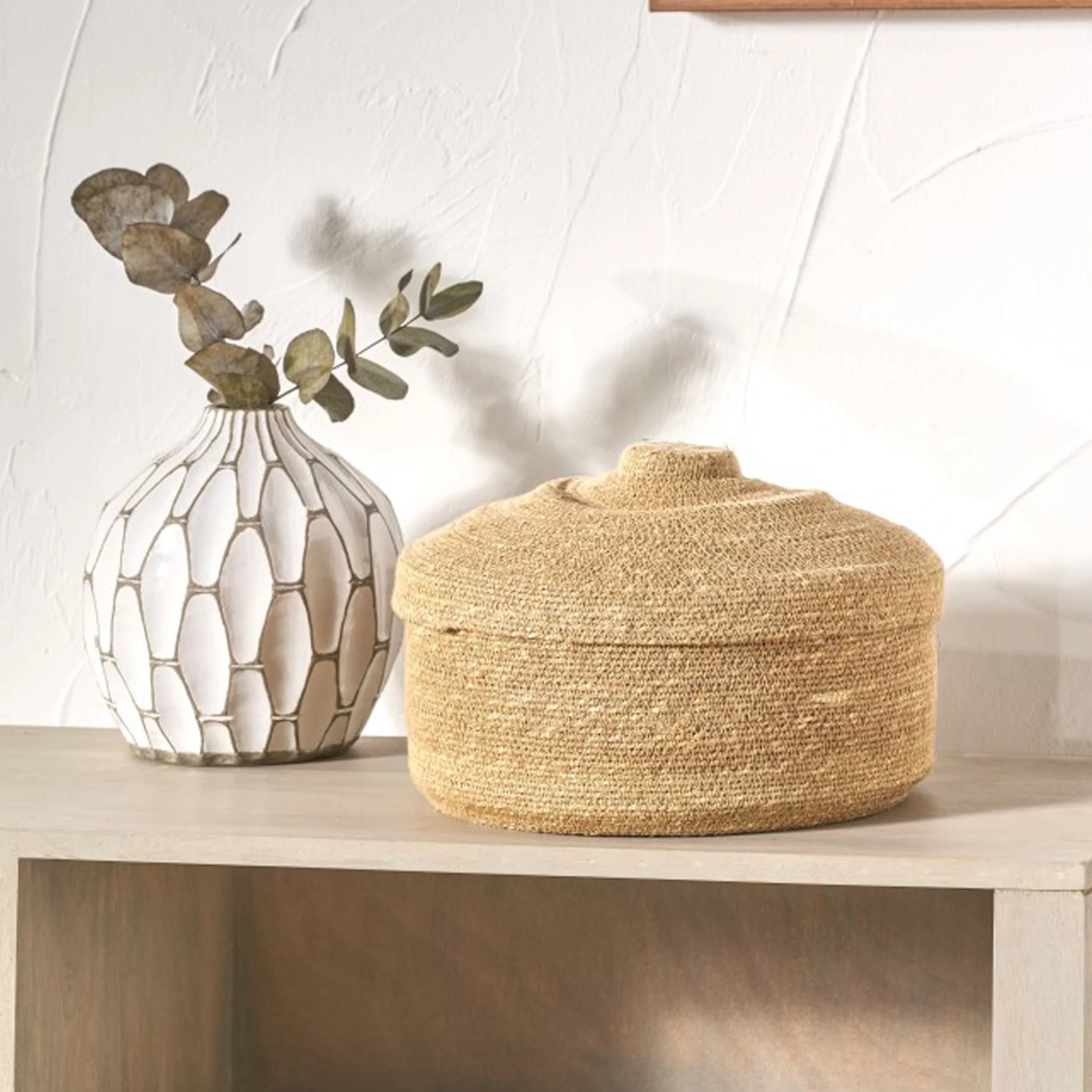 Seagrass Natural Lidded Round Basket - Image 2