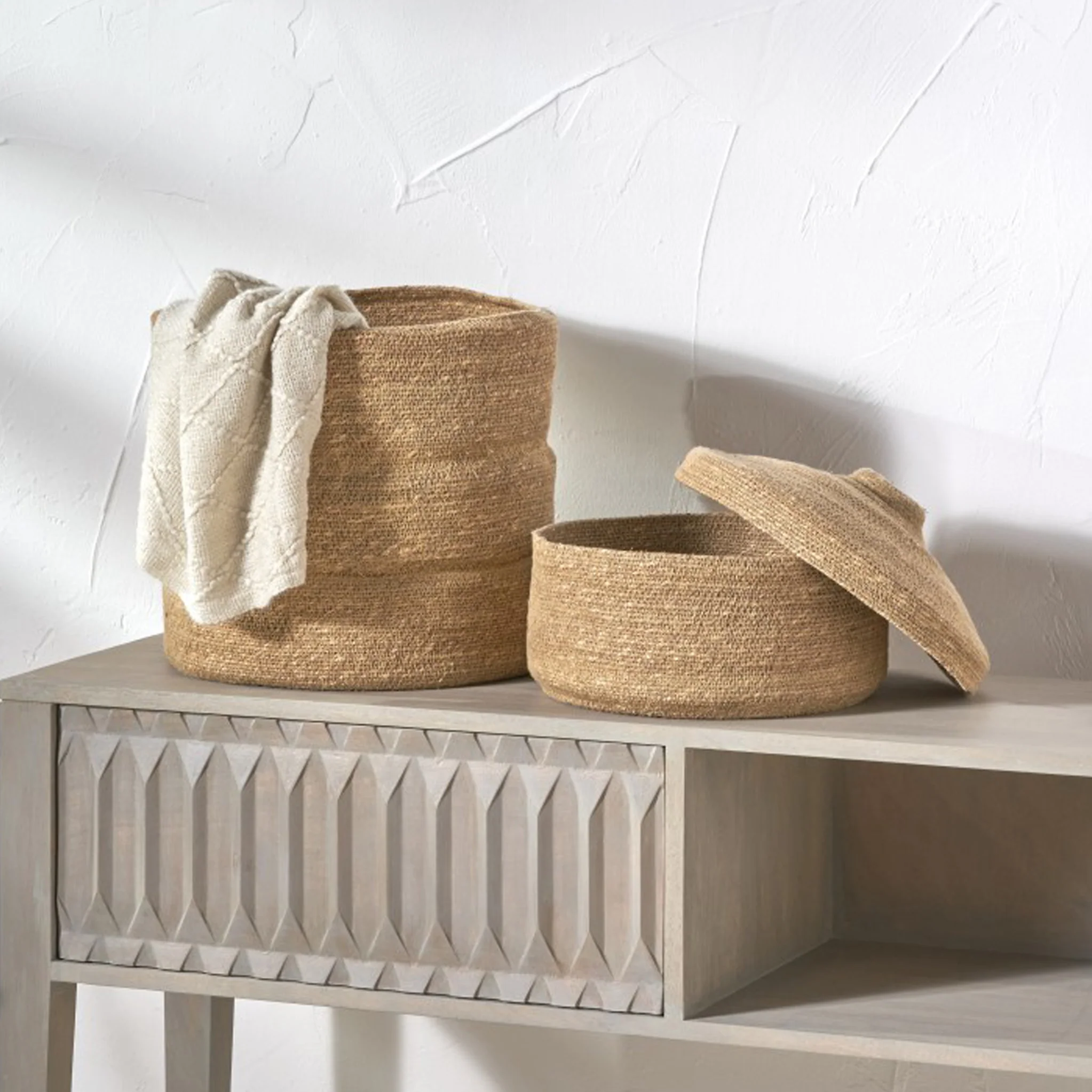 Seagrass Natural Lidded Round Basket - Image 9