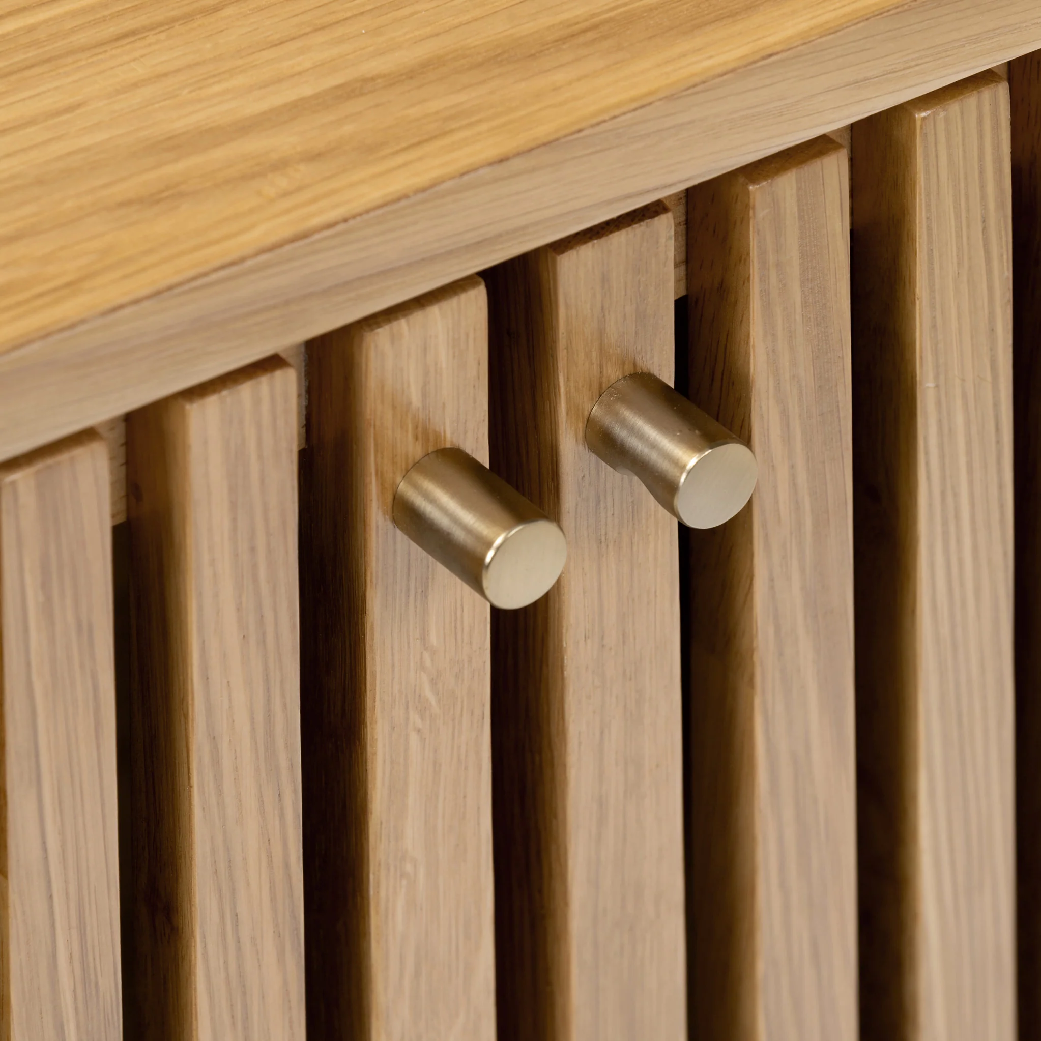 Shorwell Oak Slatted 2 Door Bedside Table - Image 10