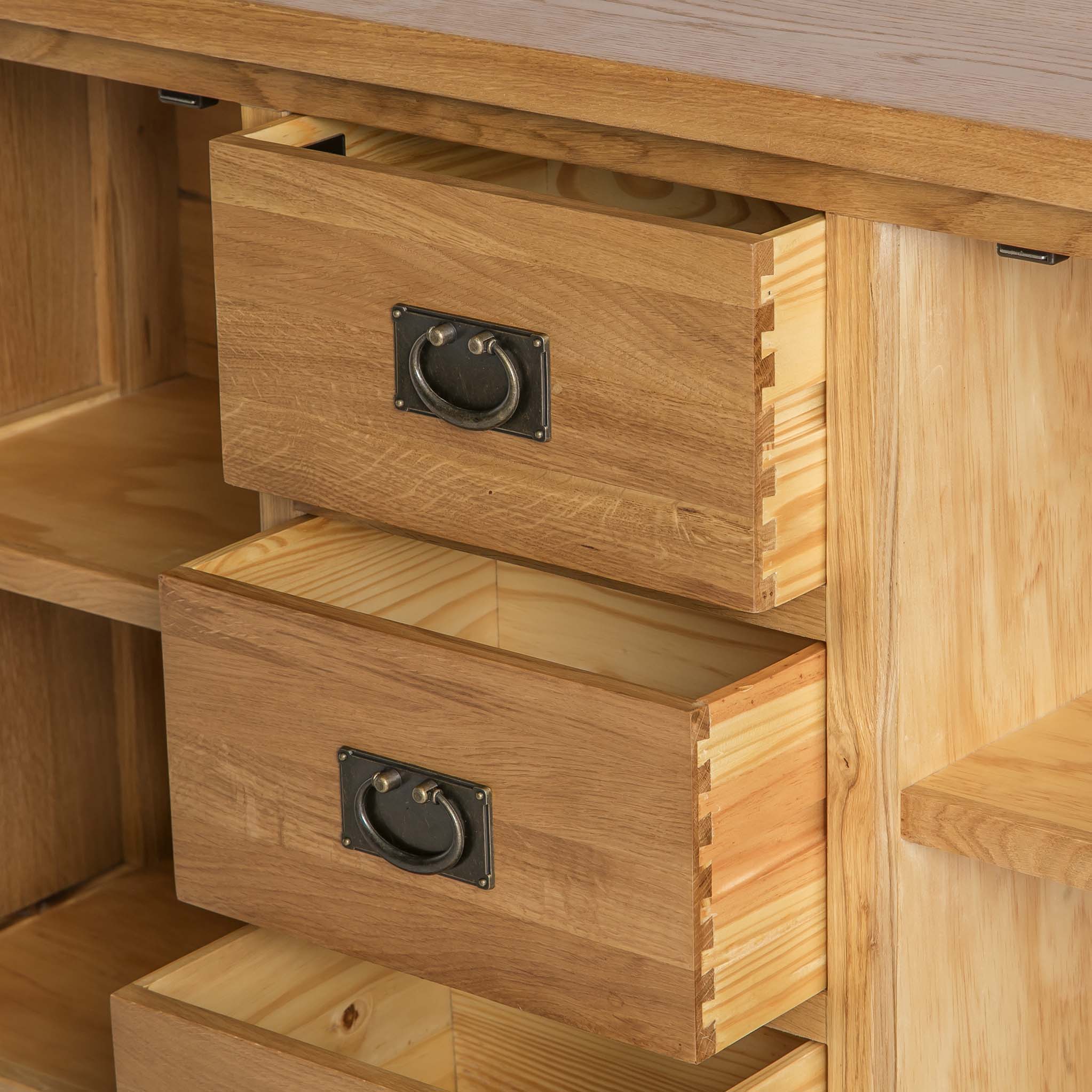Surrey Oak 3 Drawer Sideboard - Image 12