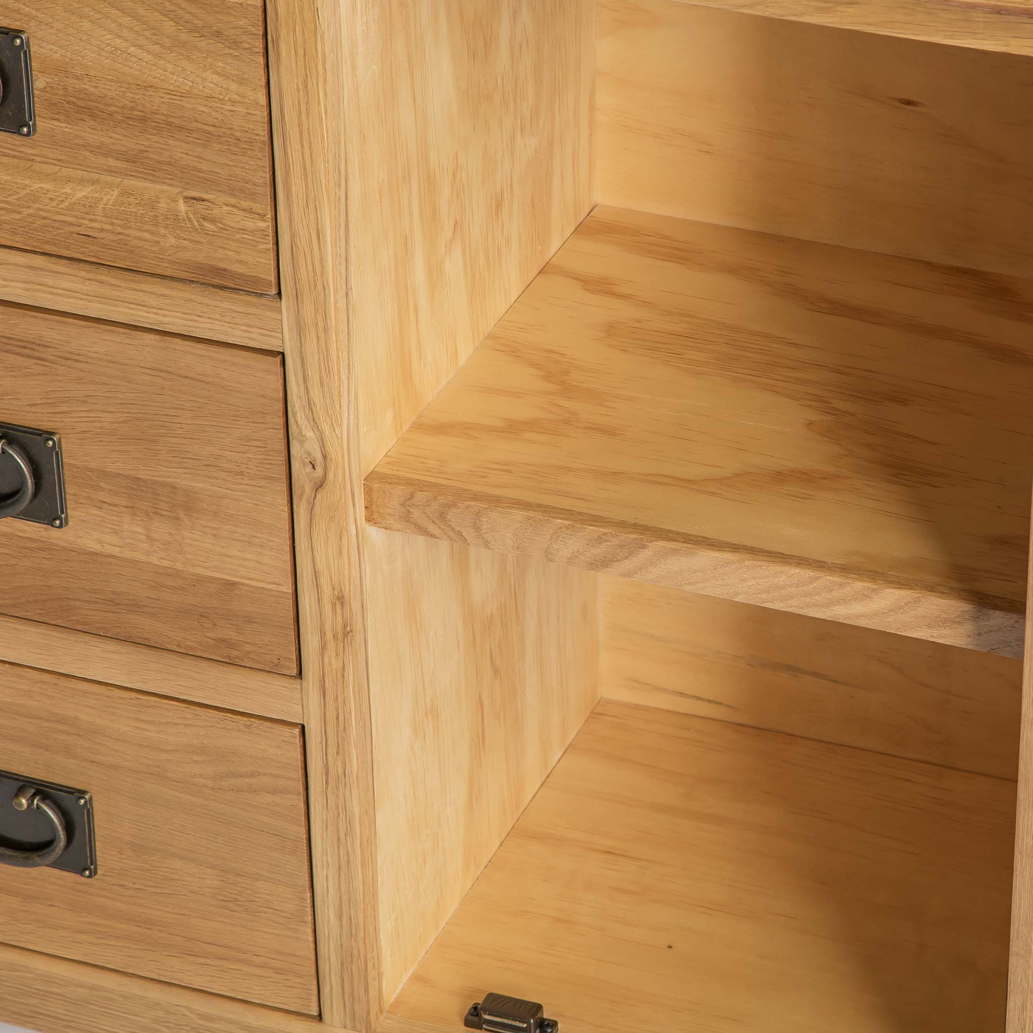 Surrey Oak 3 Drawer Sideboard - Image 17