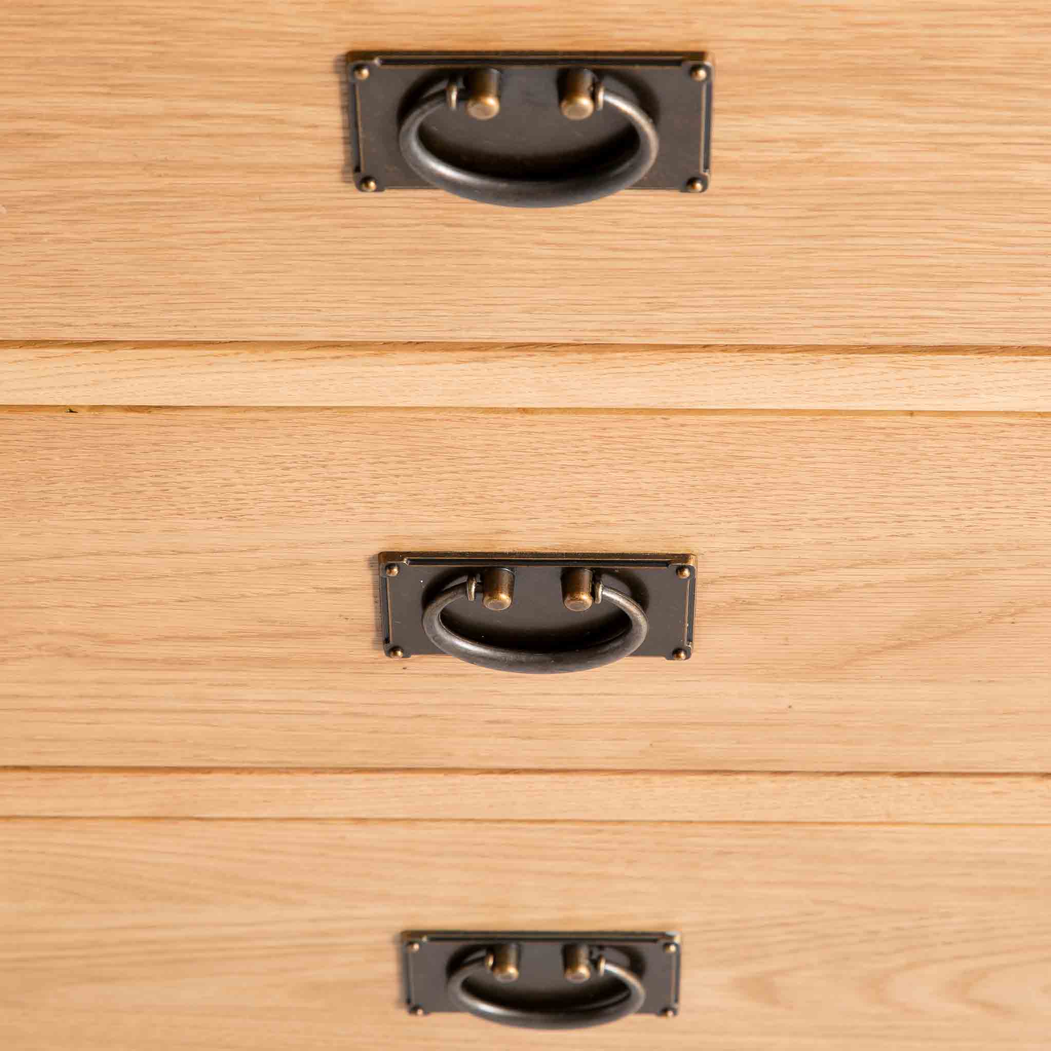 Surrey Oak Large Chest Of Drawers - Image 19