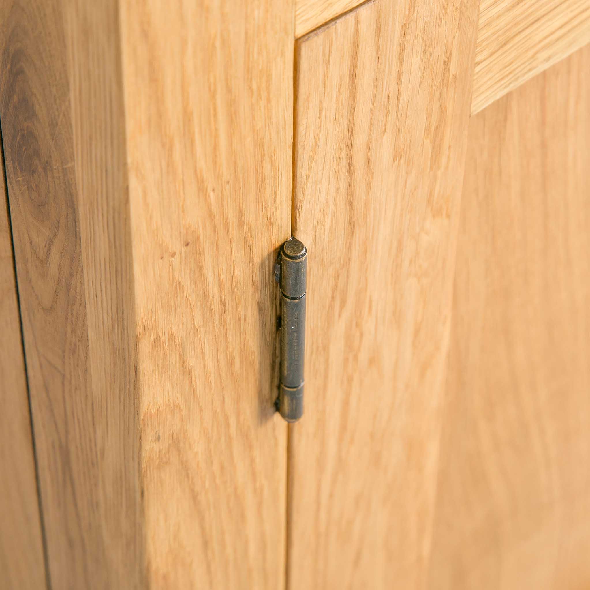 Surrey Oak Large Sideboard - Image 12