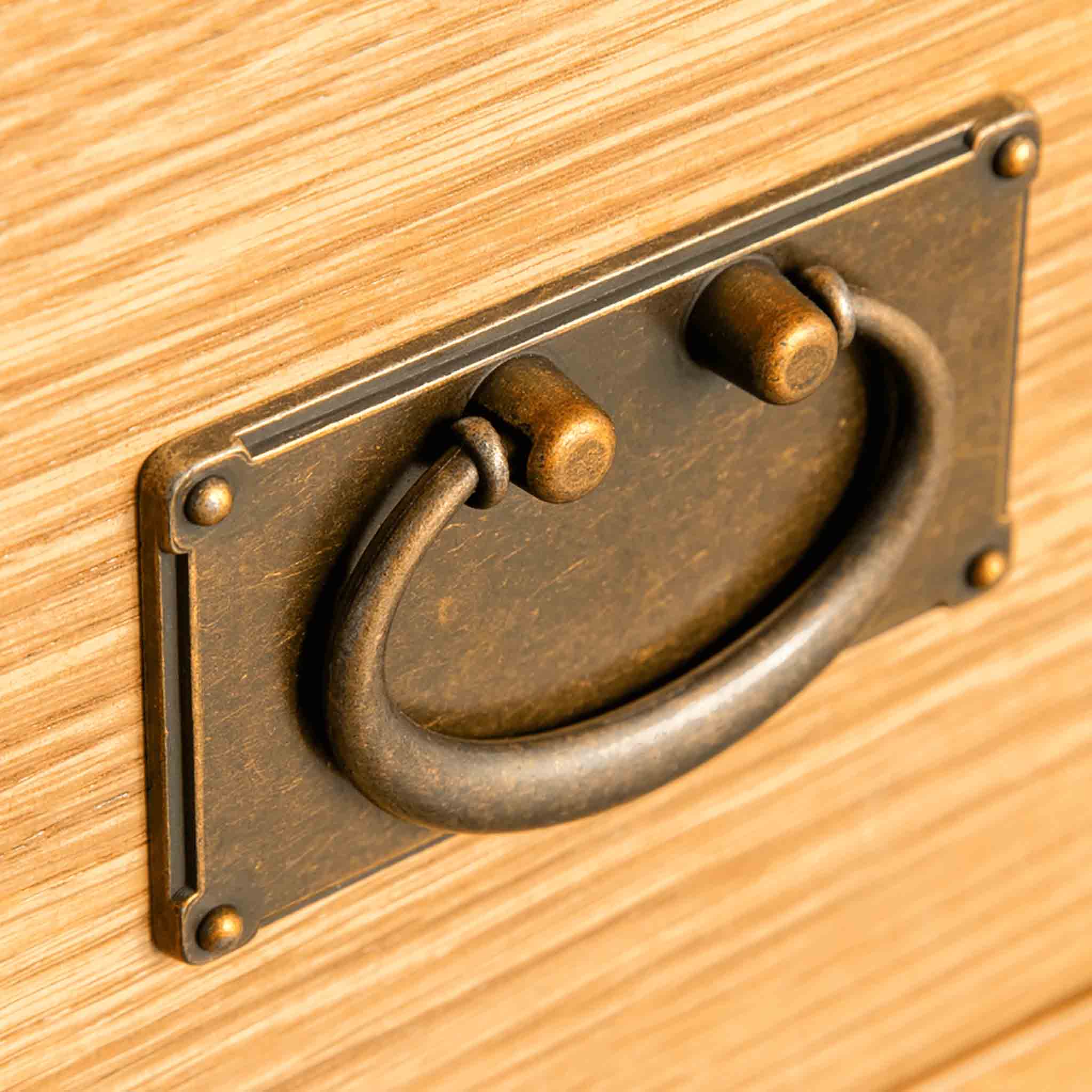 Surrey Oak 3 Drawer Chest - Image 12