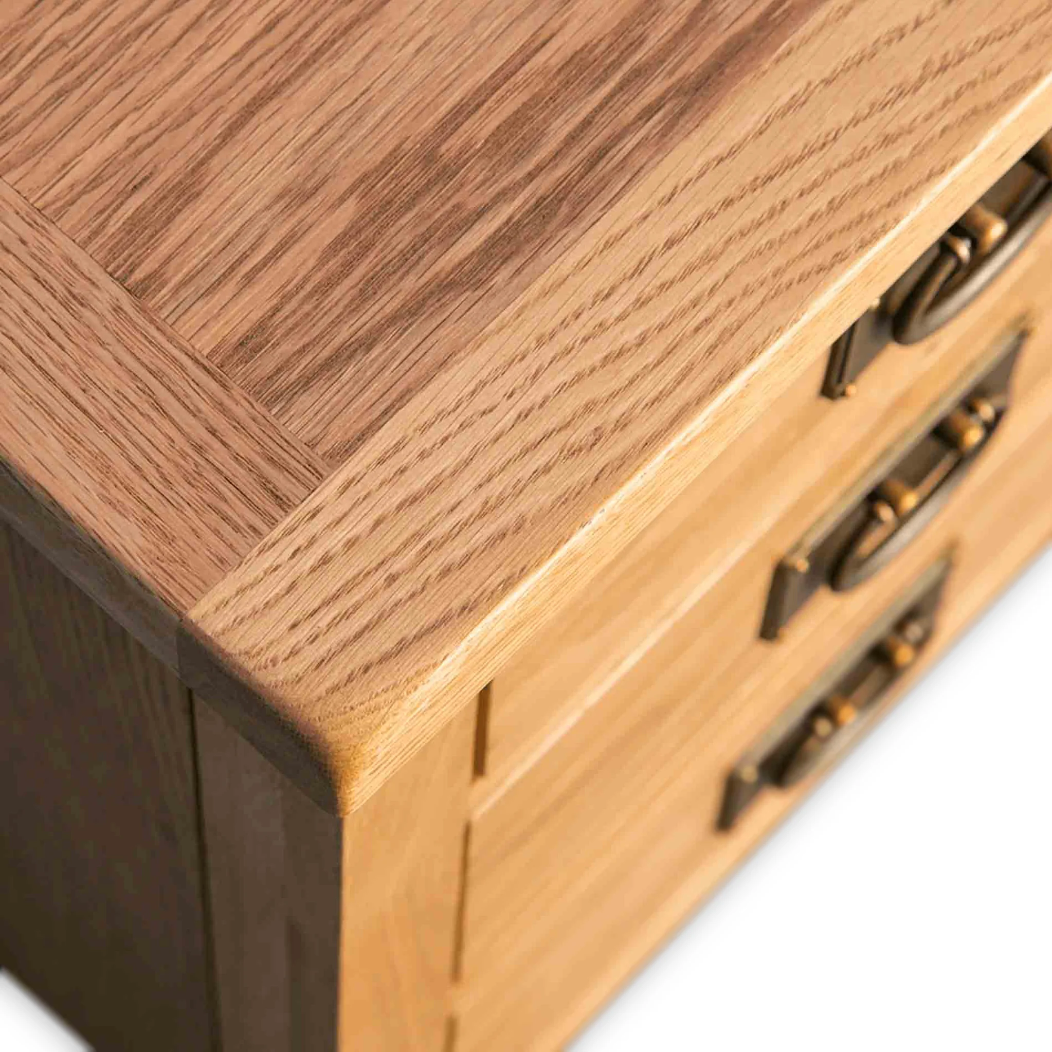 Surrey Oak 3 Drawer Chest - Image 3